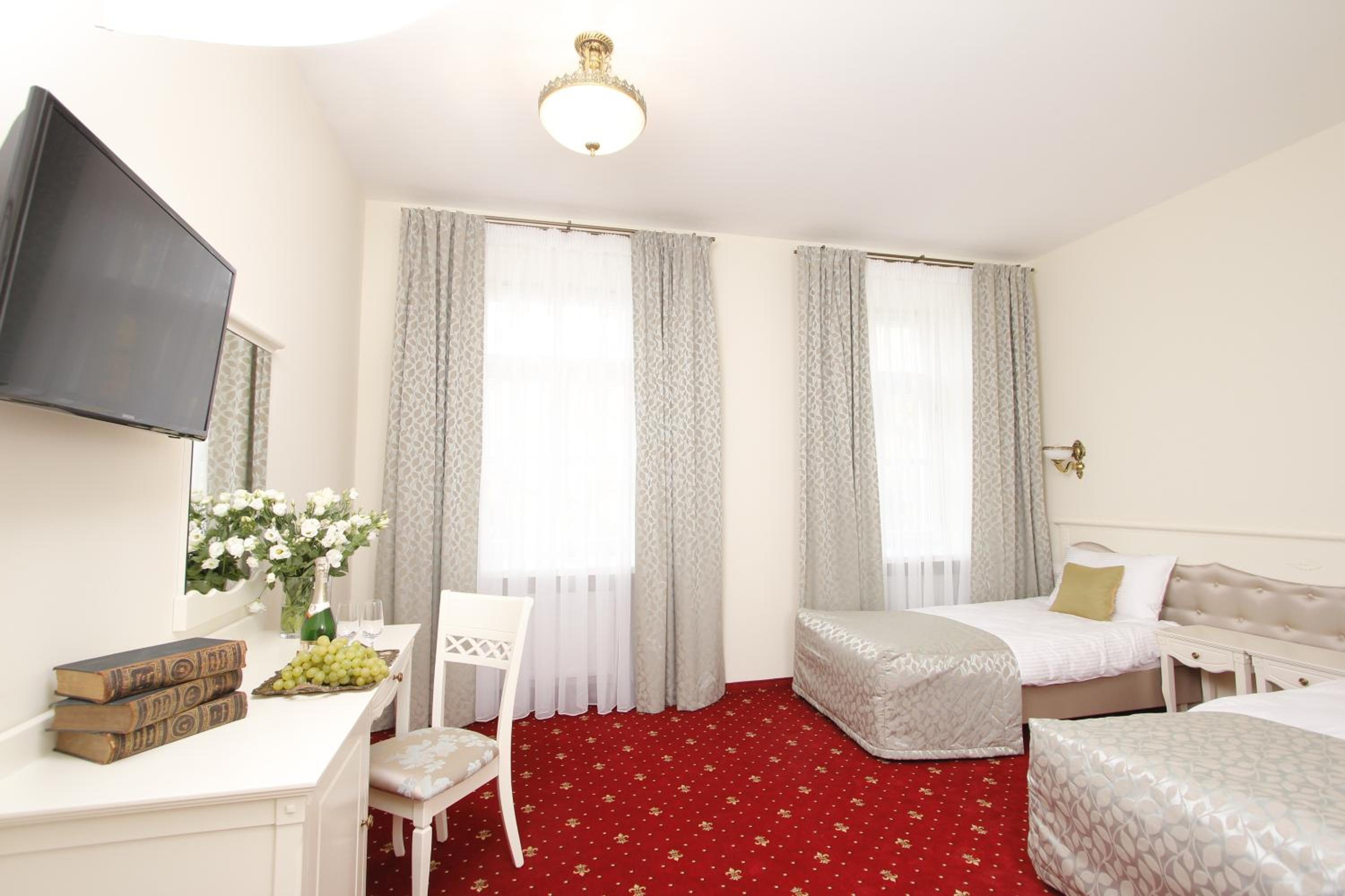 Double Room with Garden View - Photo 12