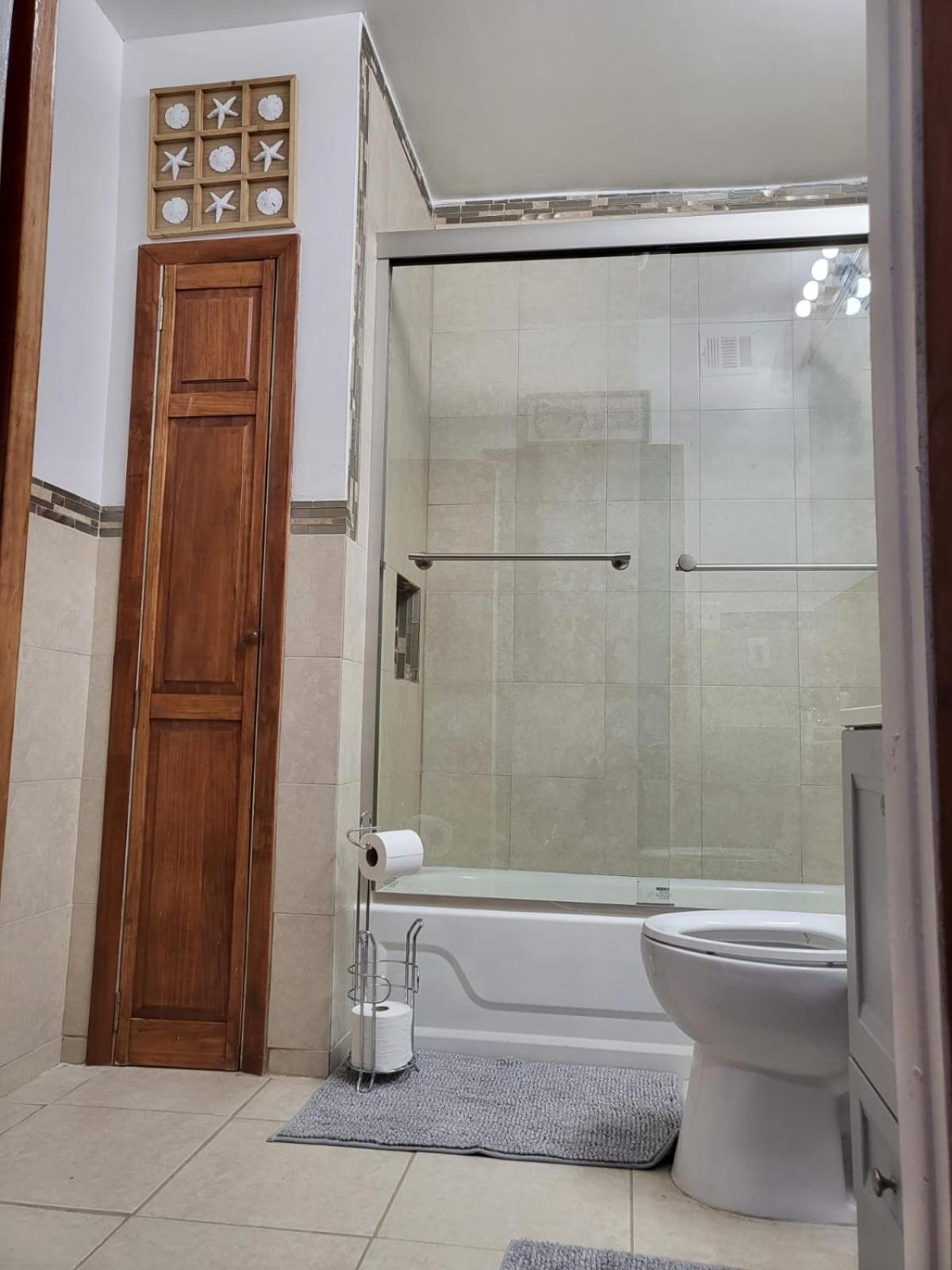 Four-Bedroom House - Photo 16