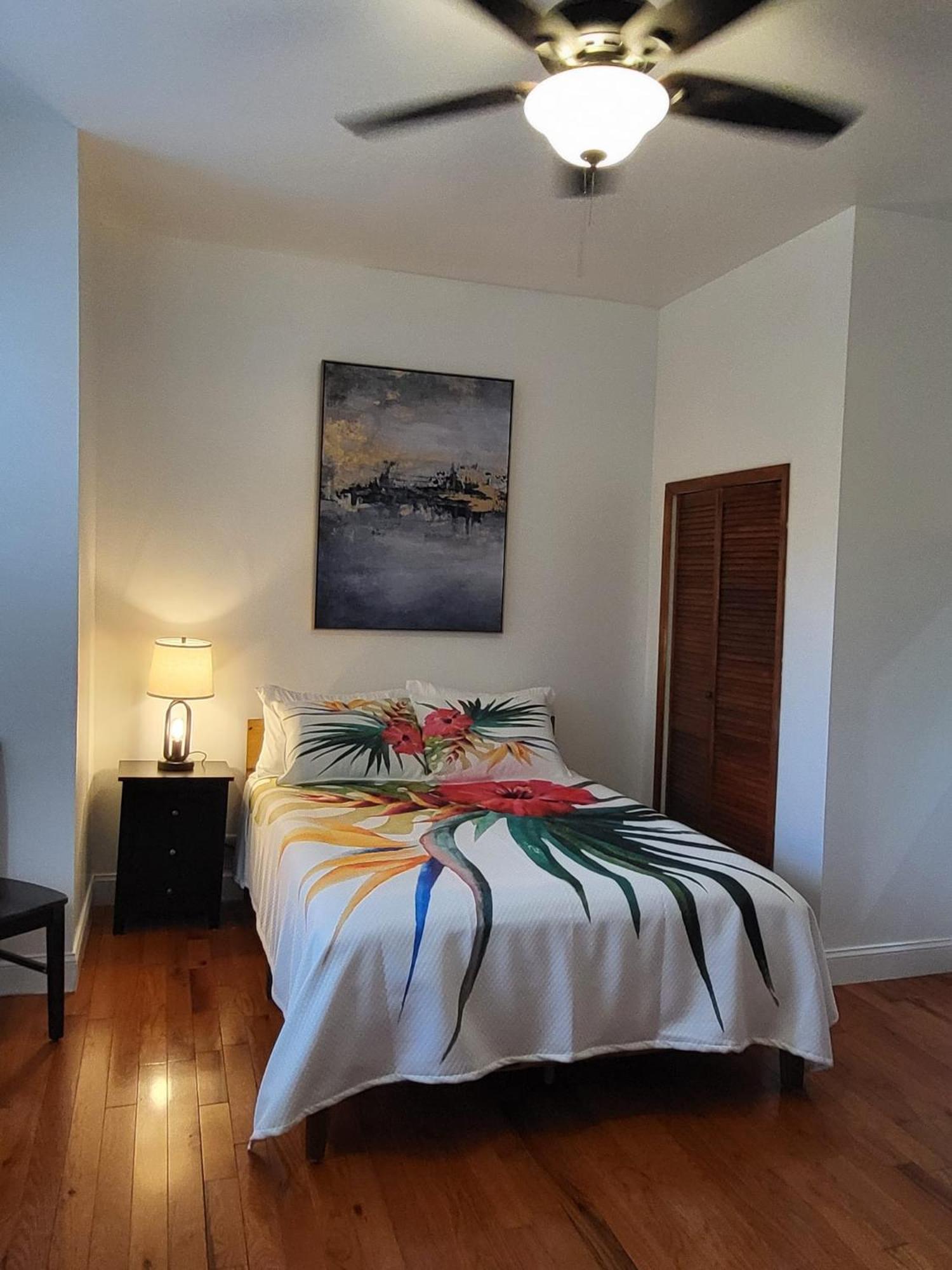 Four-Bedroom House - Photo 22