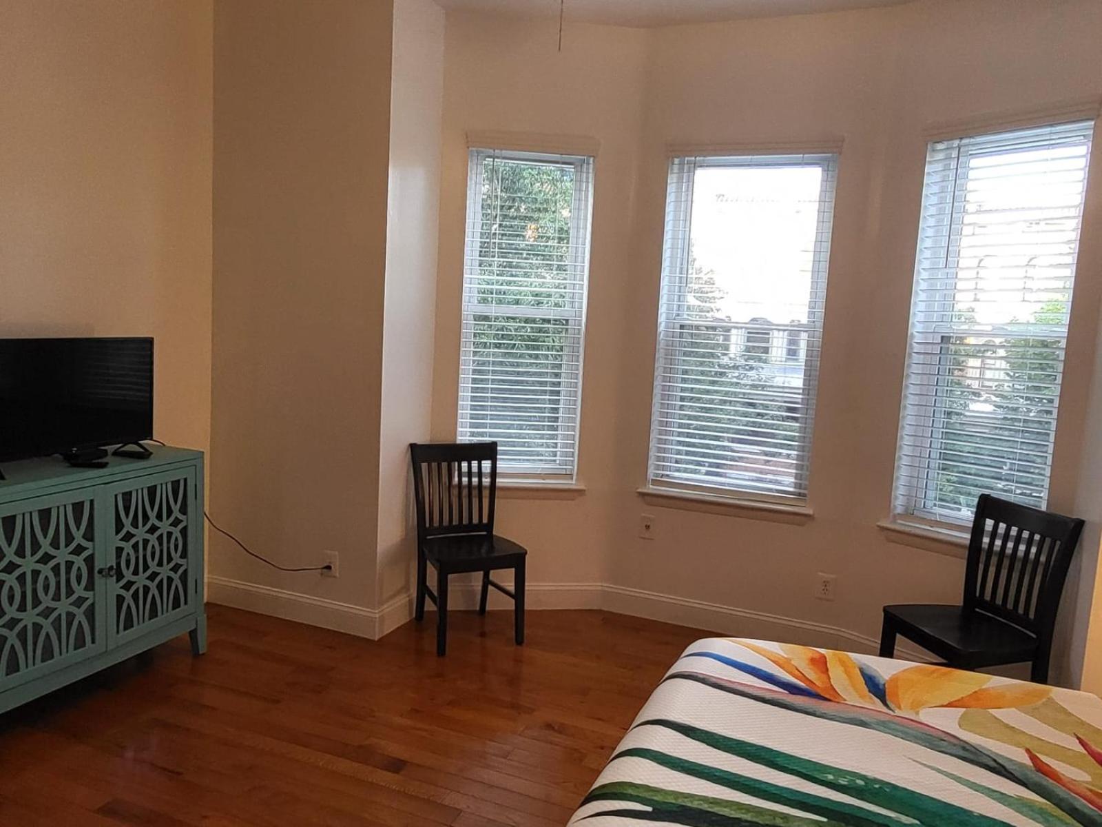 Four-Bedroom House - Photo 24