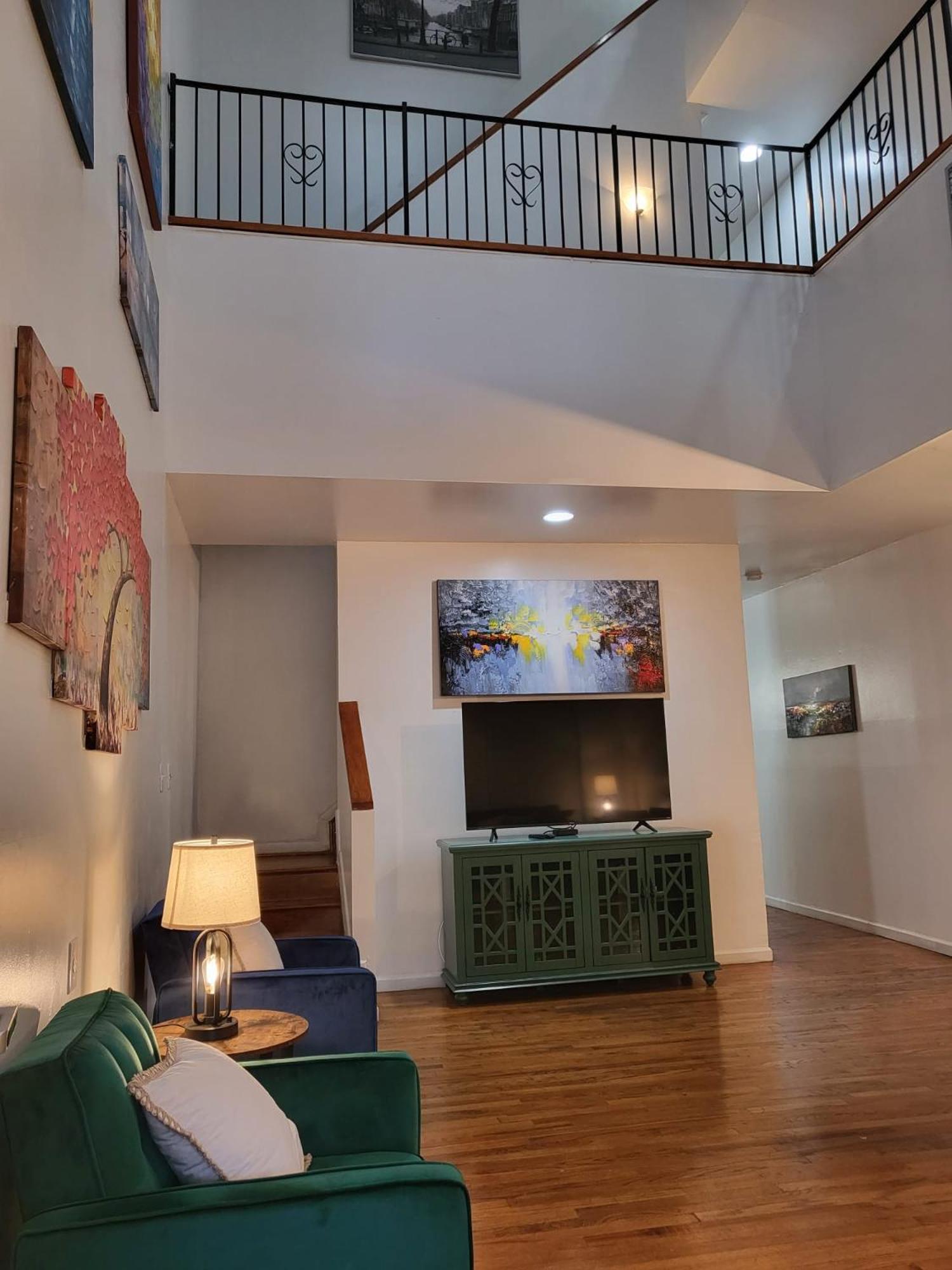 Four-Bedroom House - Photo 11