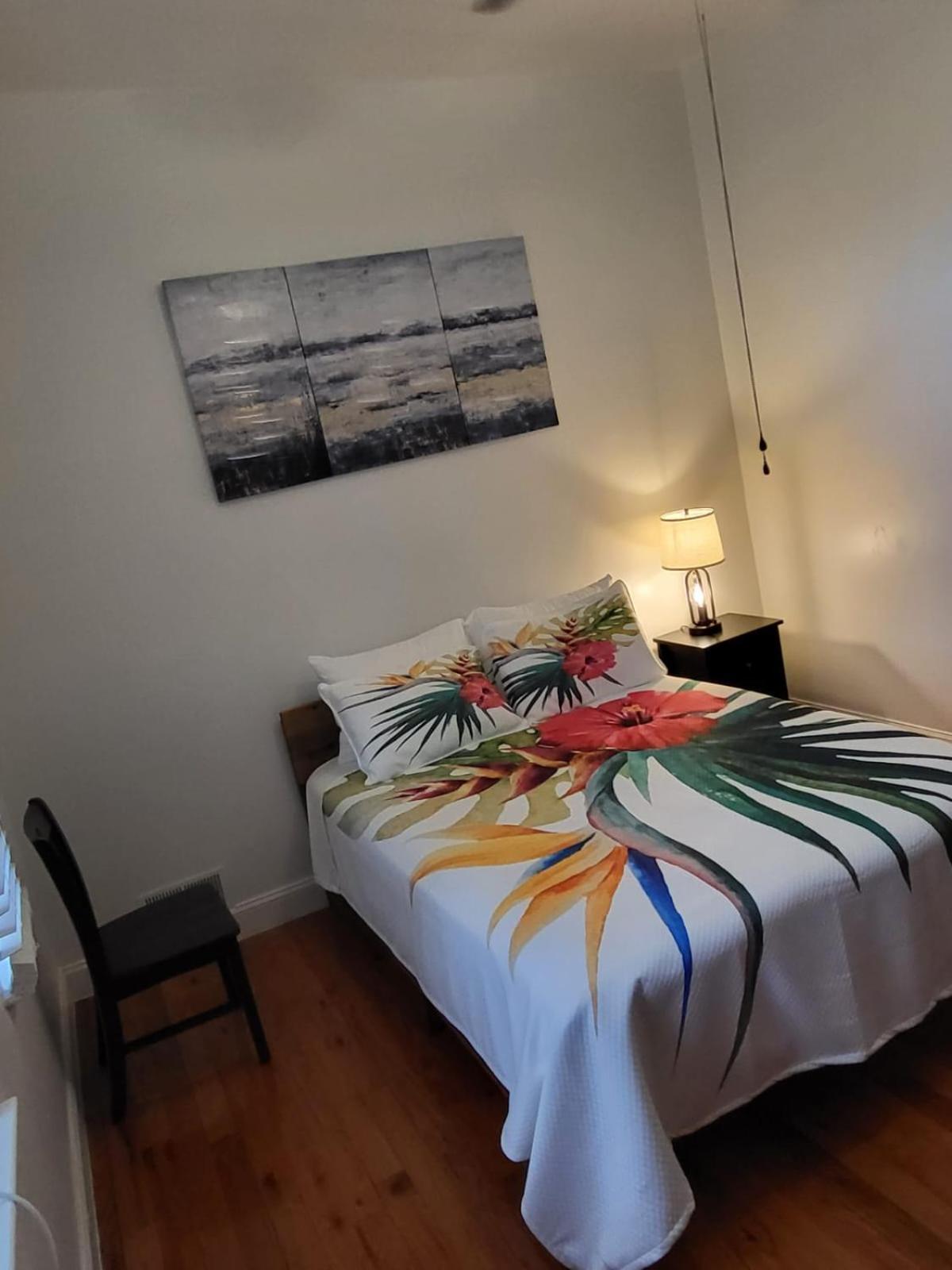 Four-Bedroom House - Photo 5
