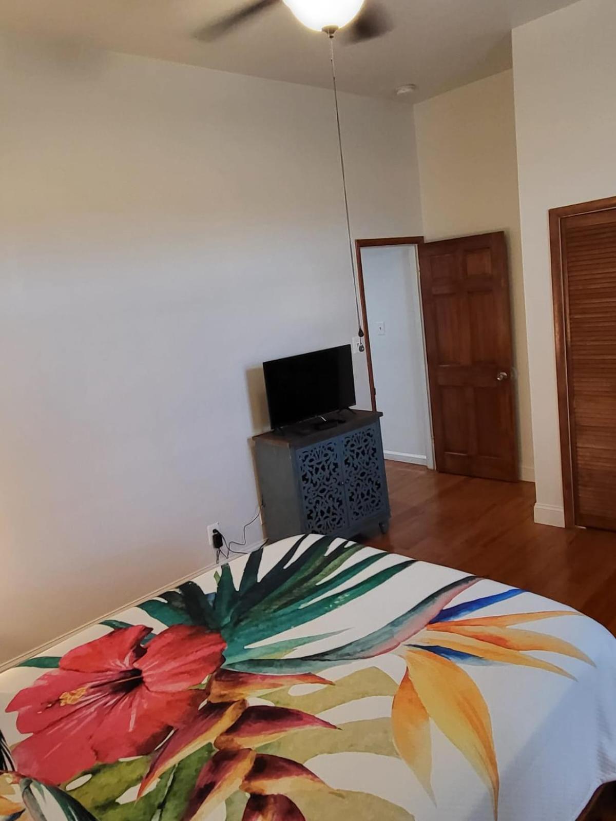 Four-Bedroom House - Photo 29
