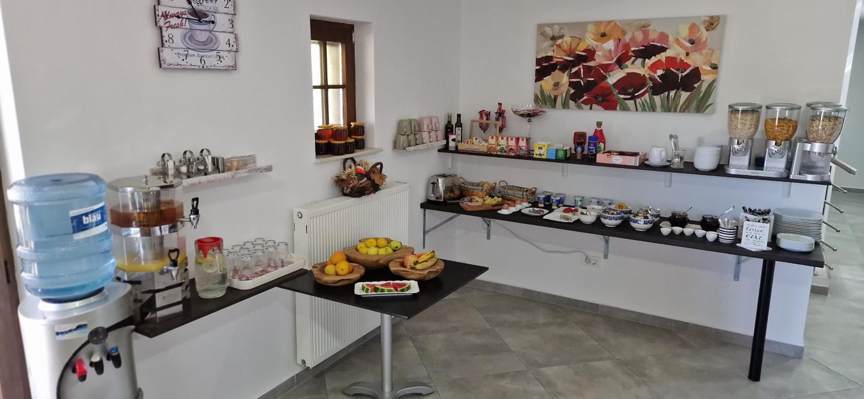 Deluxe Double Room with Shower - Photo 16
