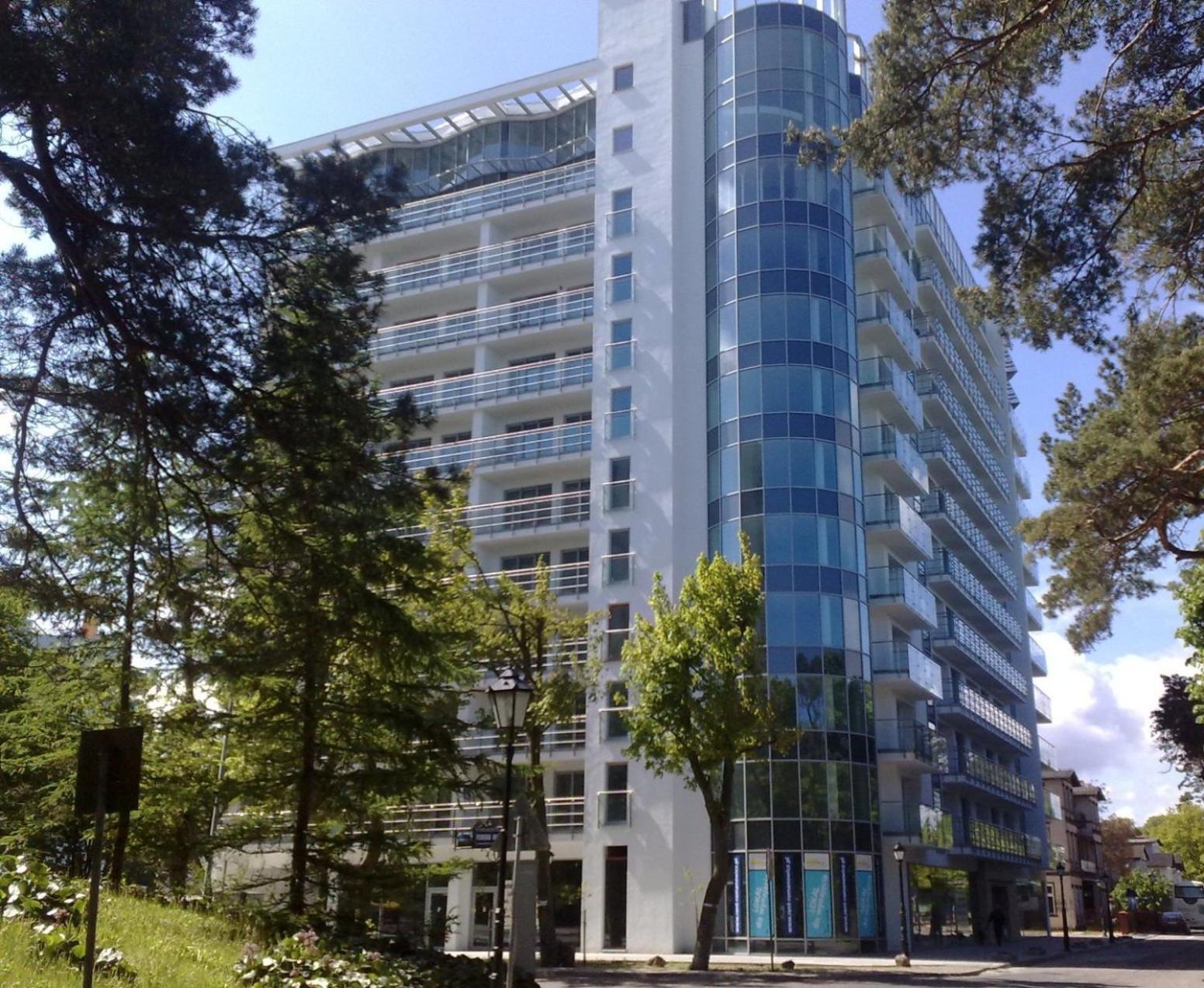 Apartment with Balcony - Photo 7