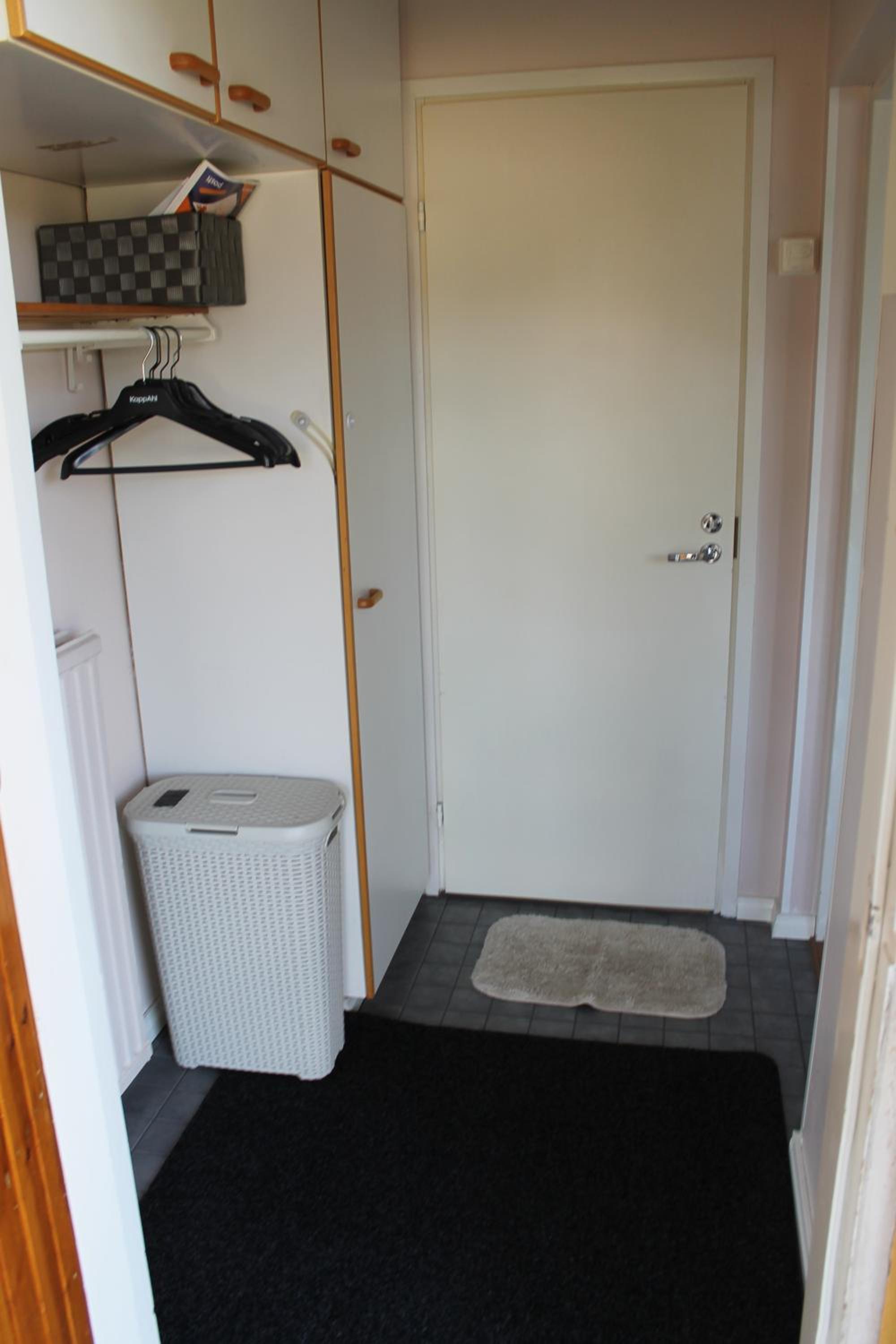 One-Bedroom Apartment - Photo 2