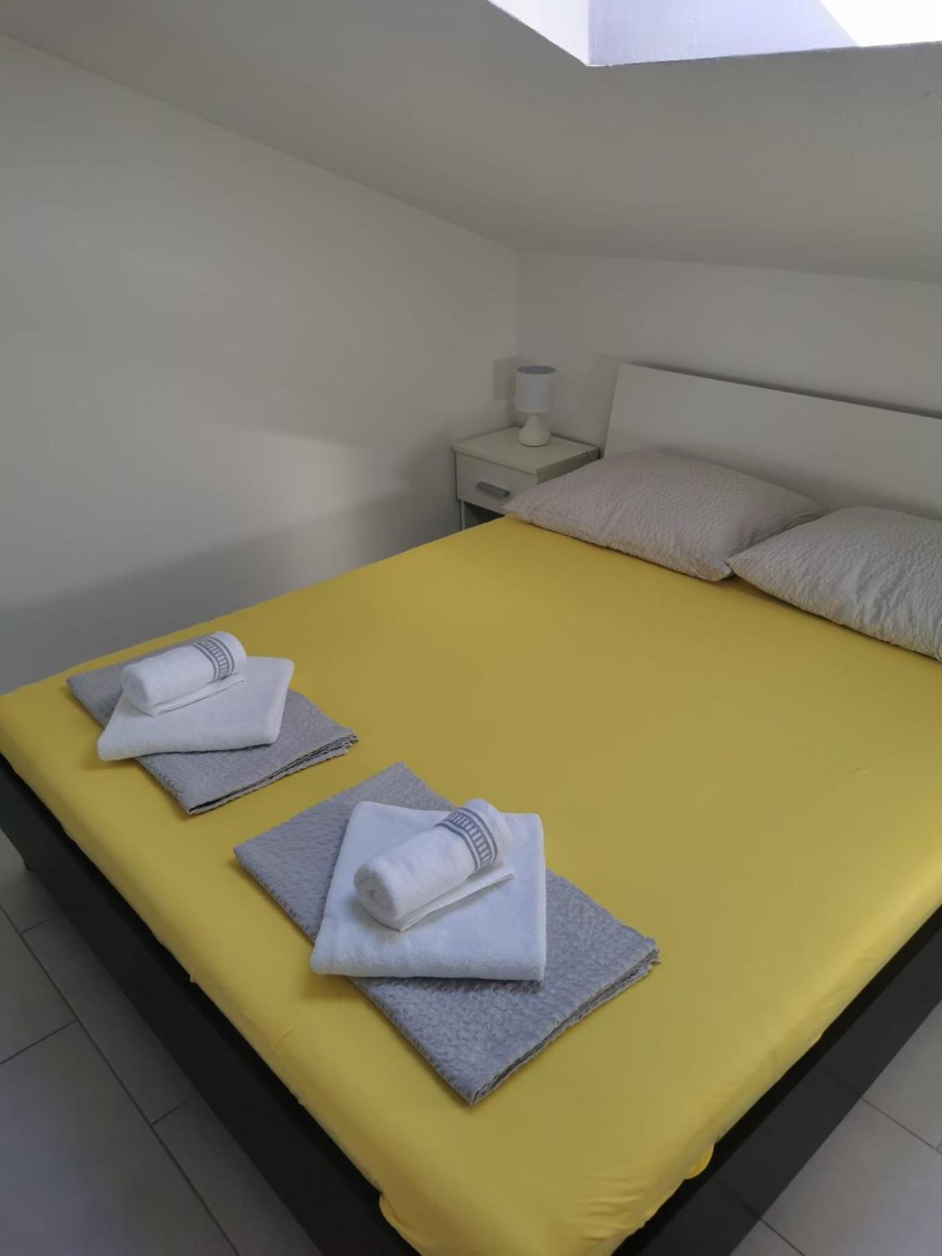 One-Bedroom Apartment with Terrace and Sea View photo 2