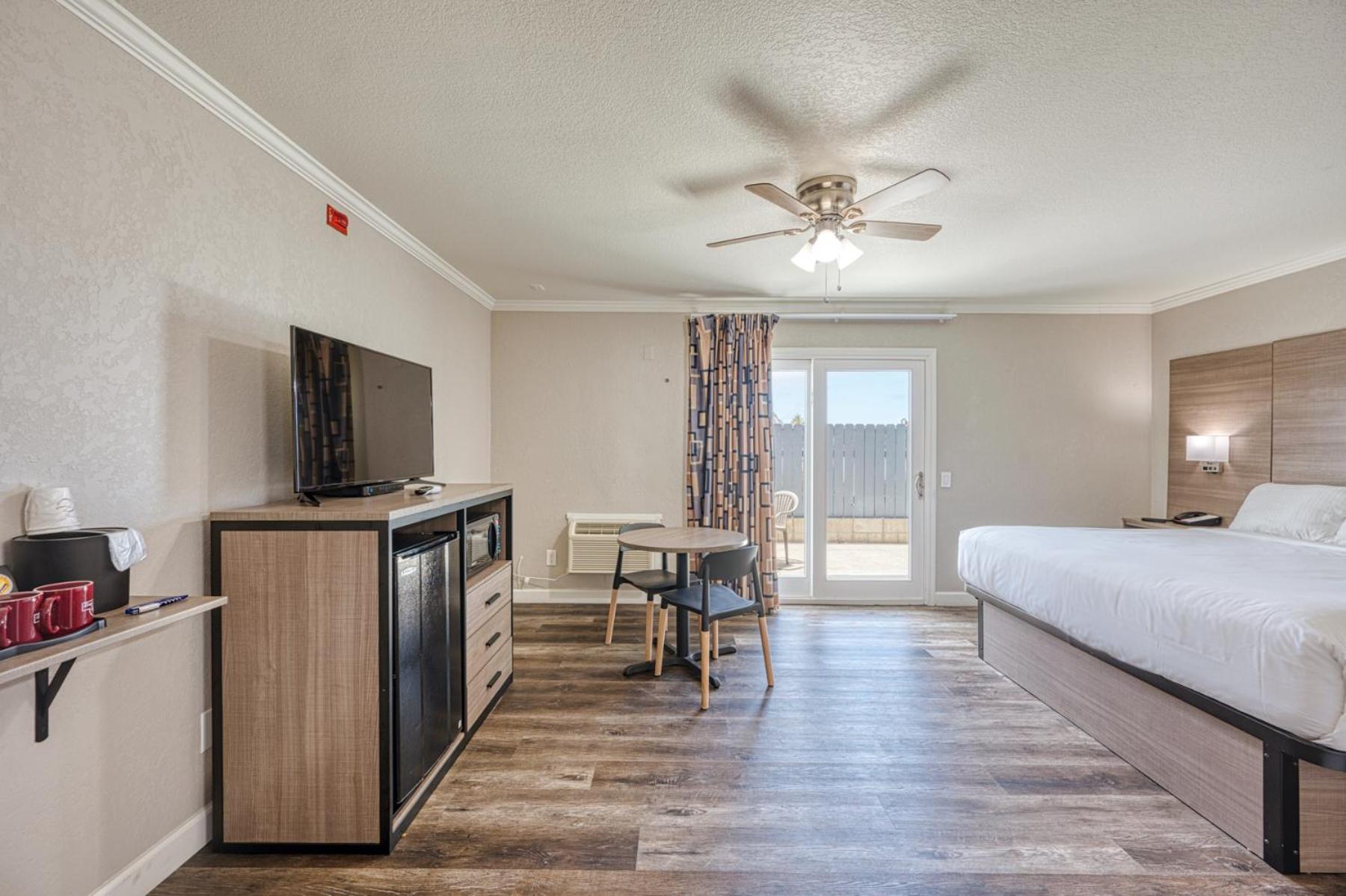 King Room - Disability Access/Non-Smoking - Photo 3