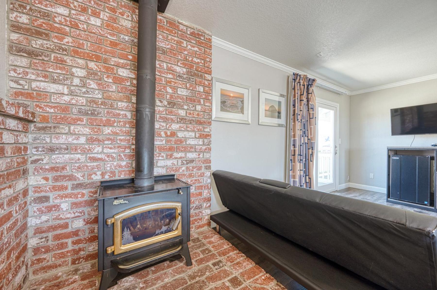 Deluxe King Suite - Photo 1
