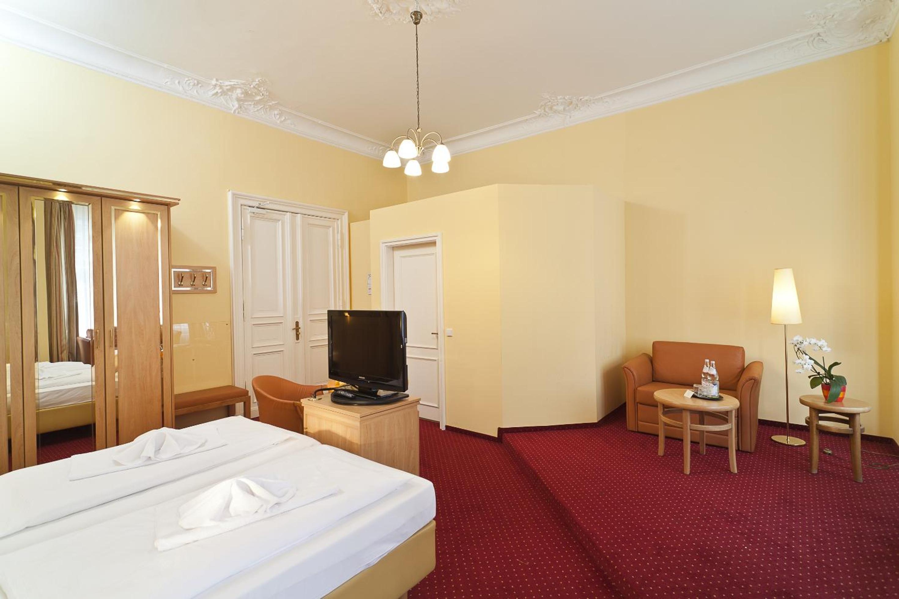 Triple Room (3 Adults) photo 1