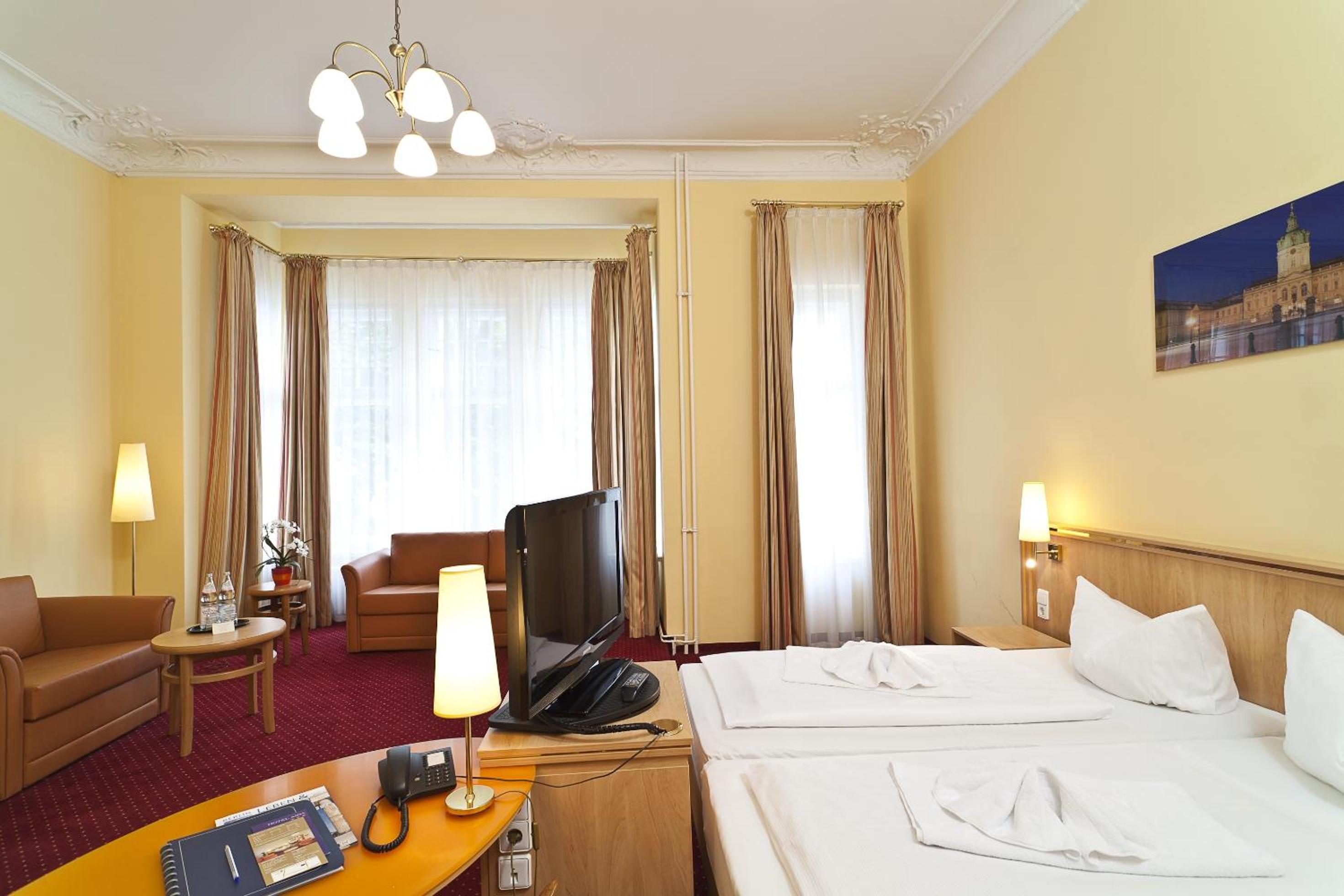 Triple Room (3 Adults) photo 2