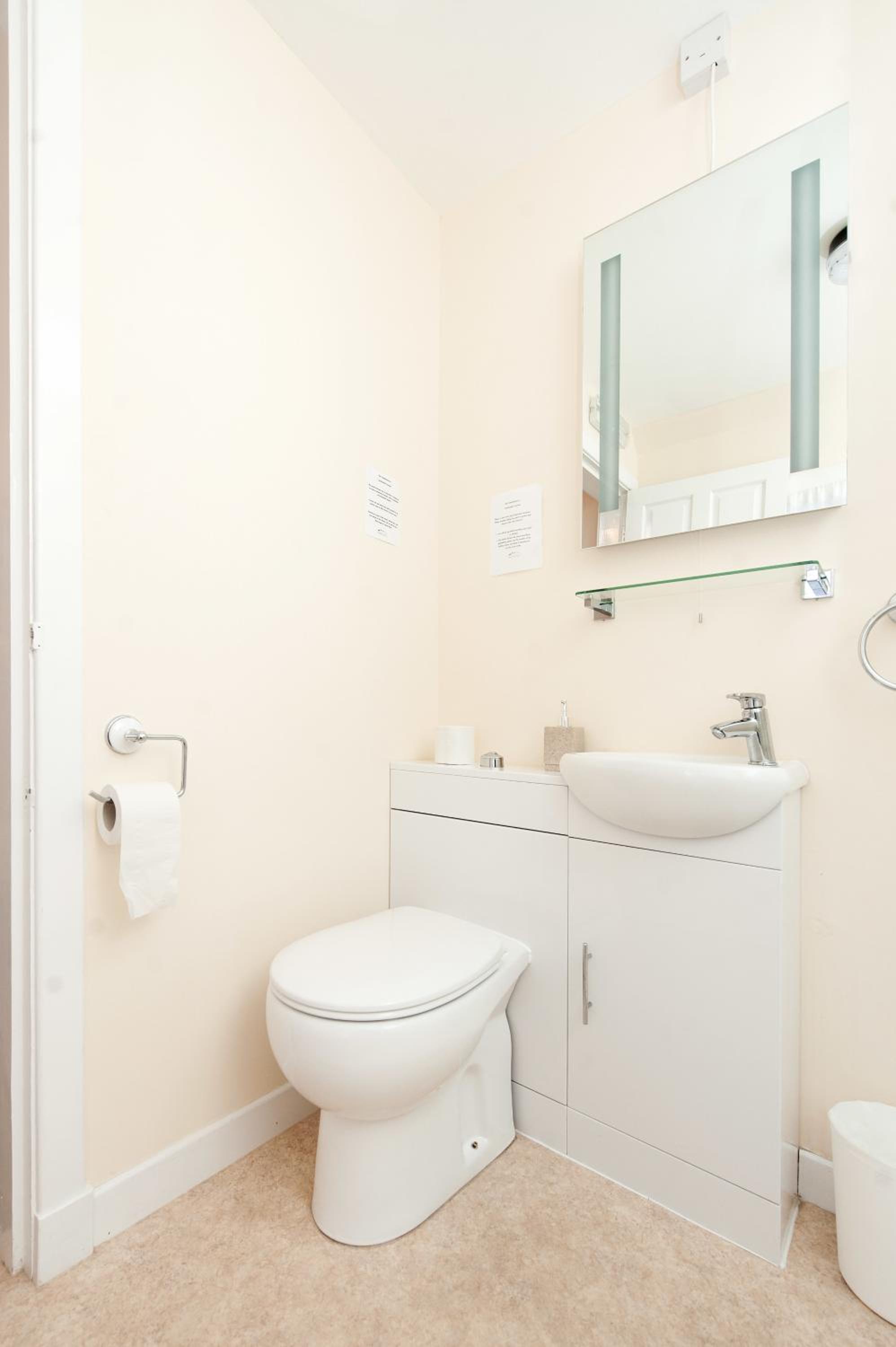 Twin Room with Shower photo 2