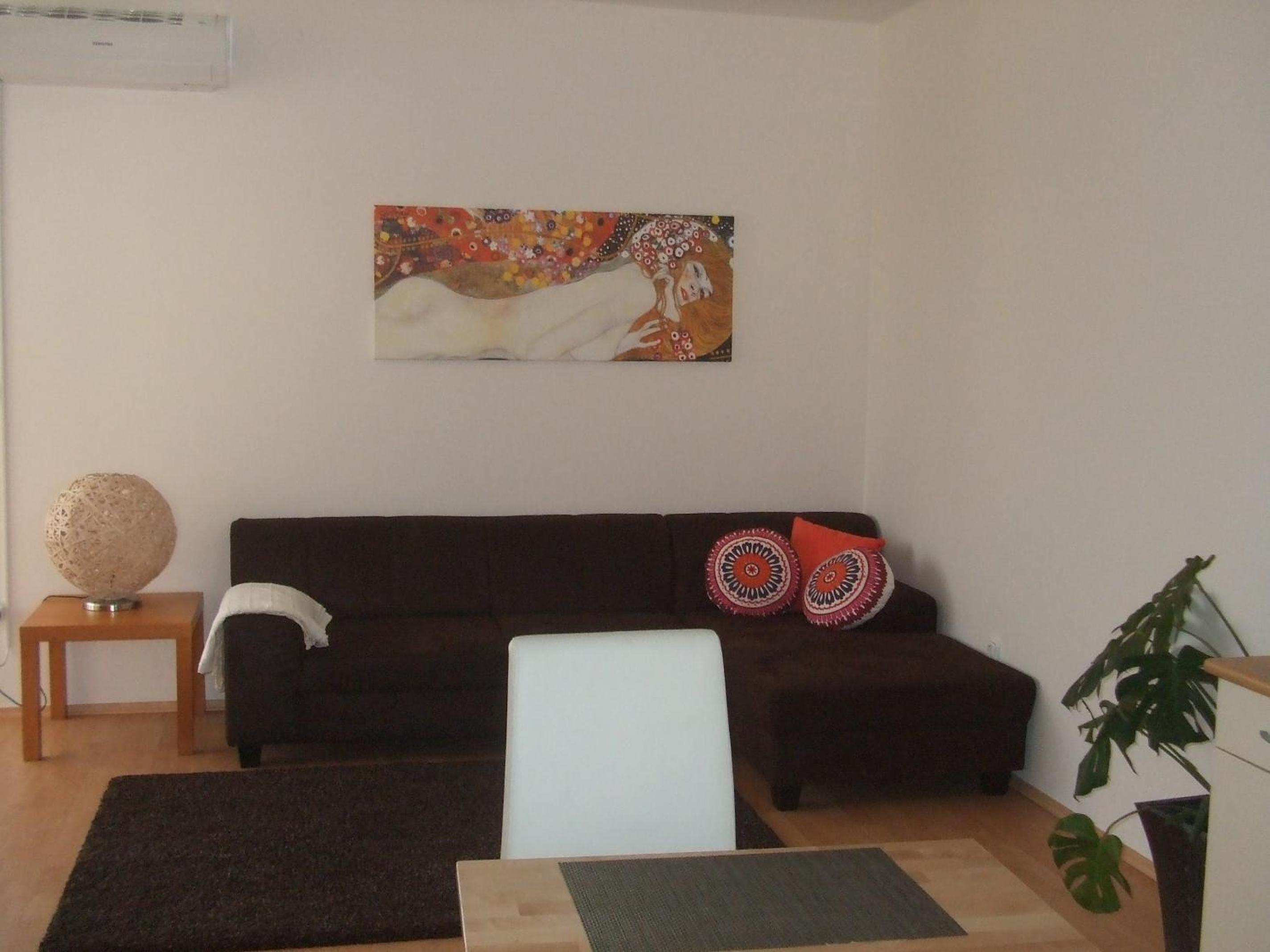 Superior One-Bedroom Apartment - Photo 13