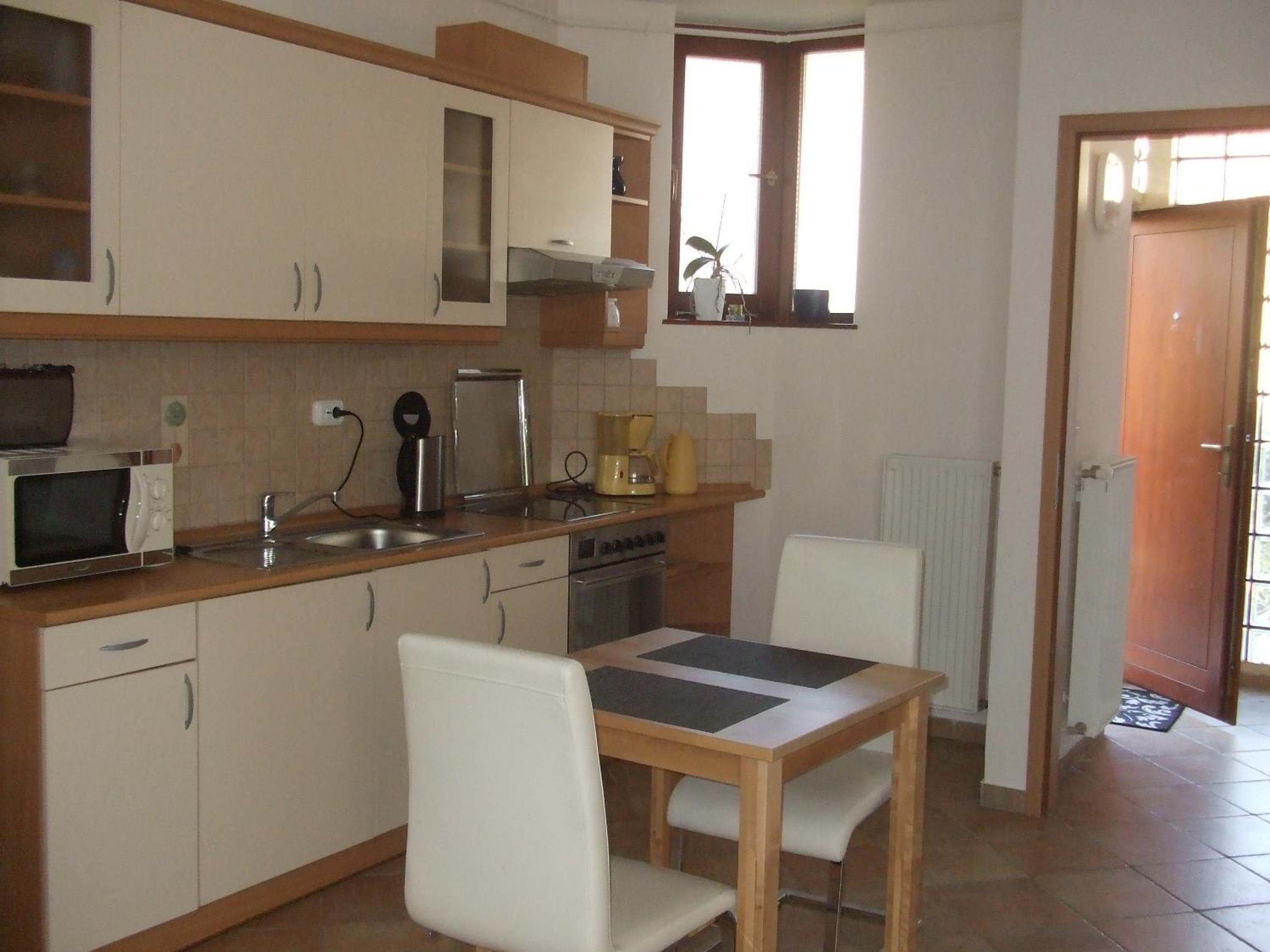 Superior One-Bedroom Apartment - Photo 7