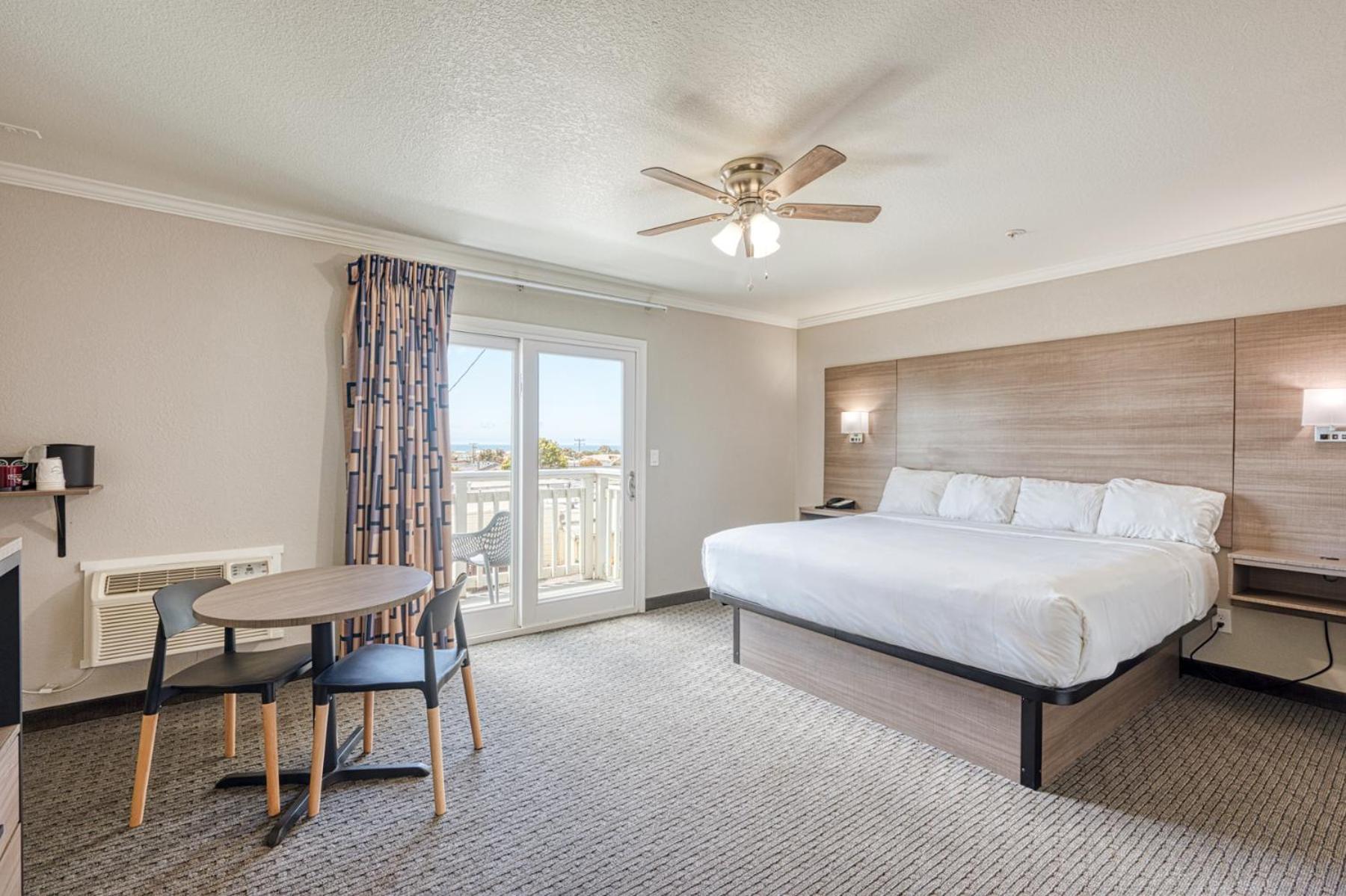 Deluxe King Room - Non-Smoking Ocean View - Photo 6