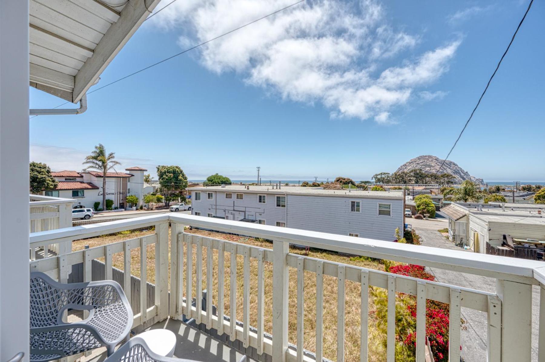 Deluxe King Room - Non-Smoking Ocean View - Photo 8