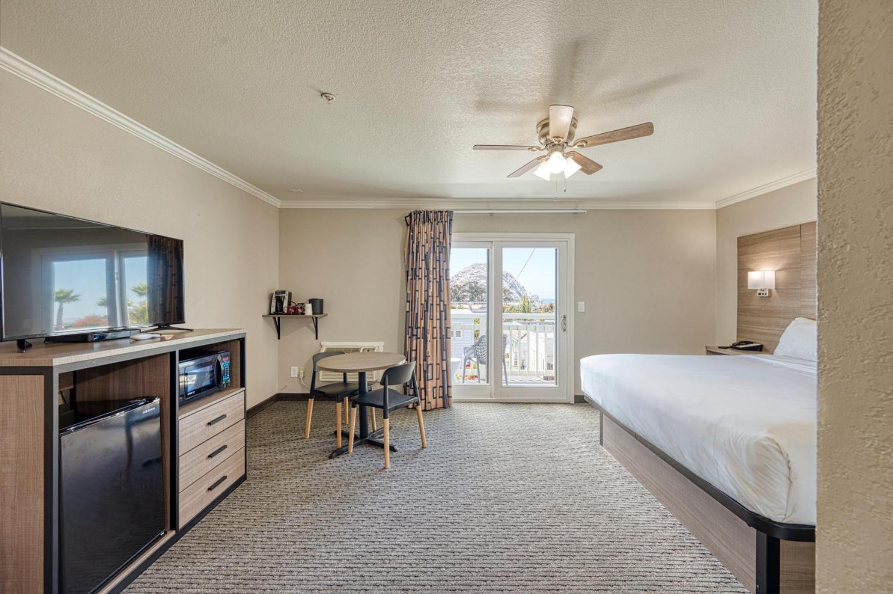 Deluxe King Room - Non-Smoking Ocean View - Photo 7