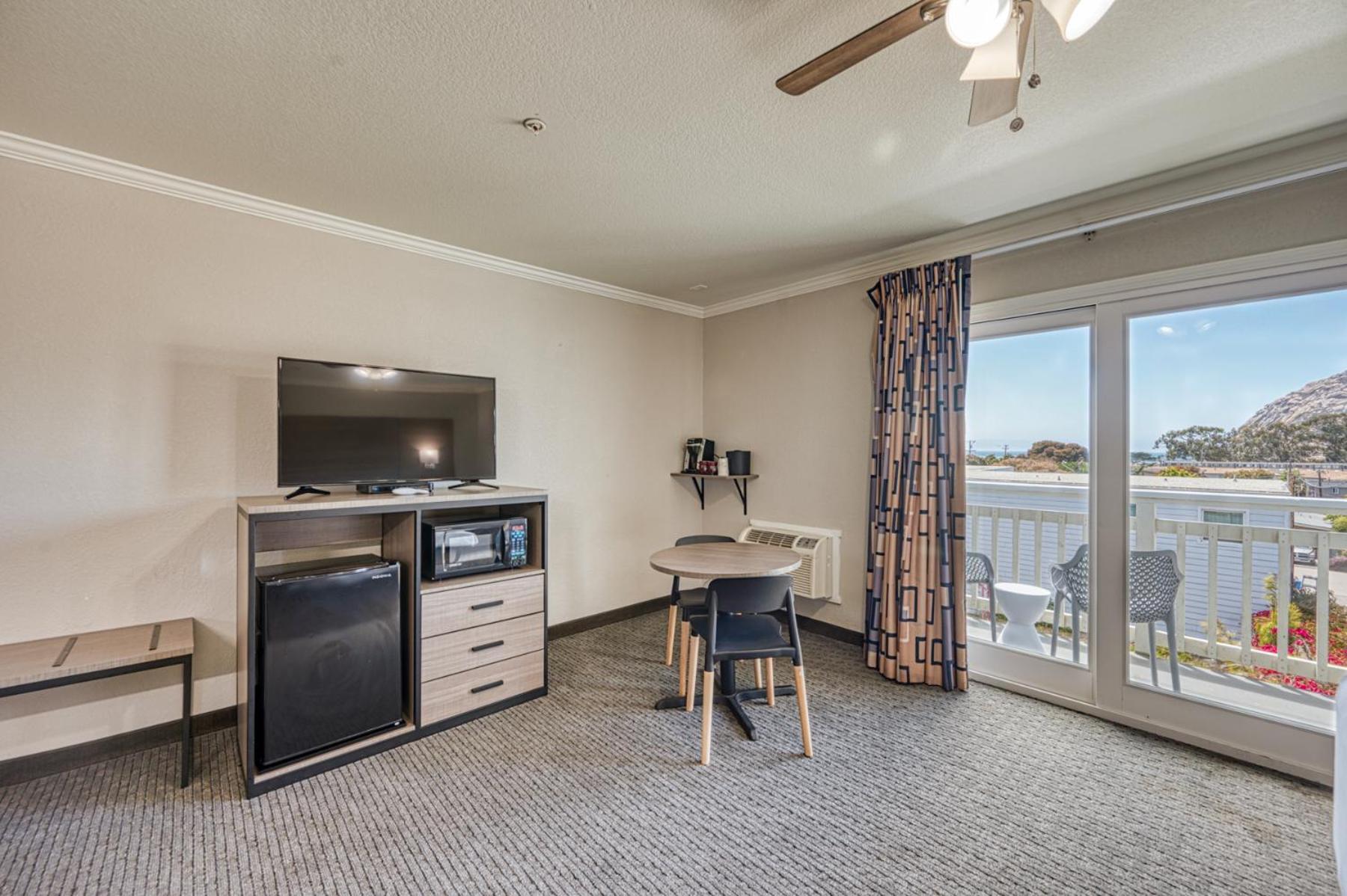 Deluxe King Room - Non-Smoking Ocean View - Photo 1