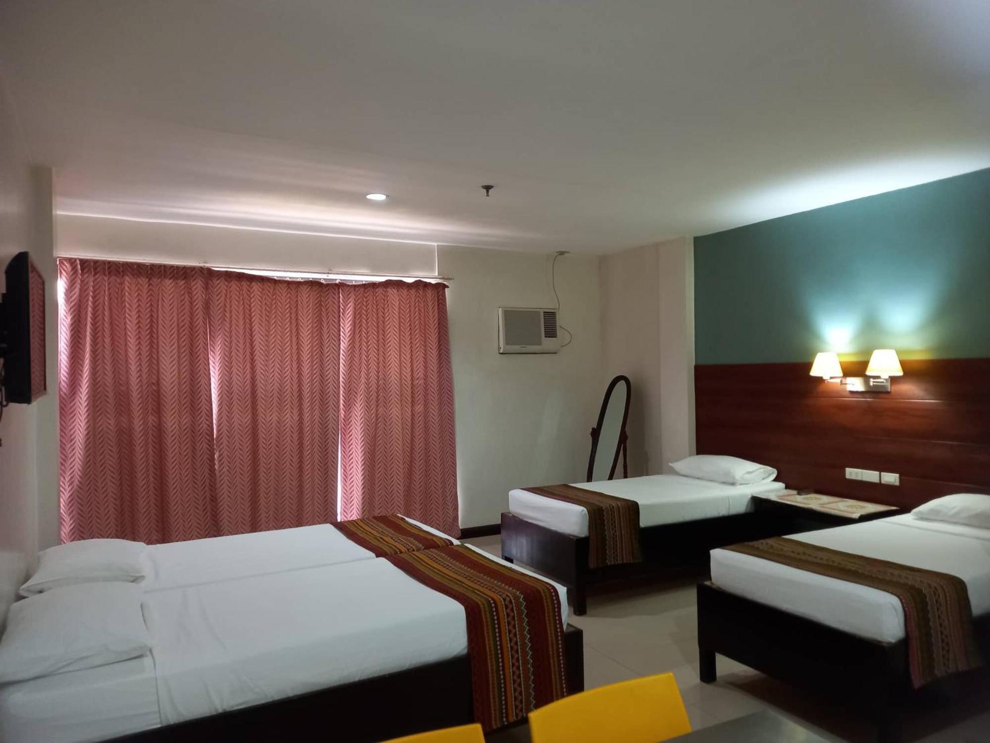 Deluxe Family Suite photo 1