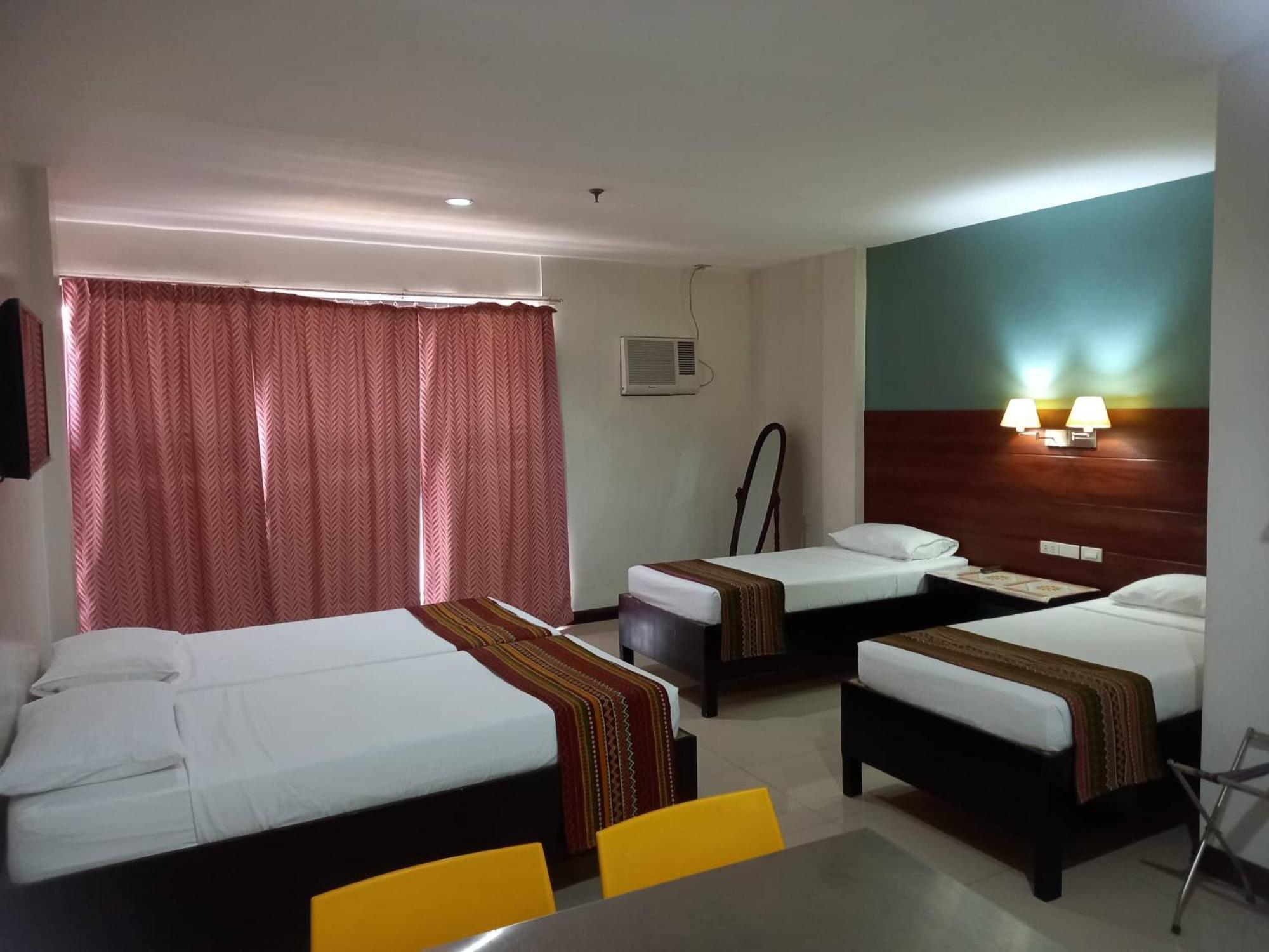 Deluxe Family Suite photo 2