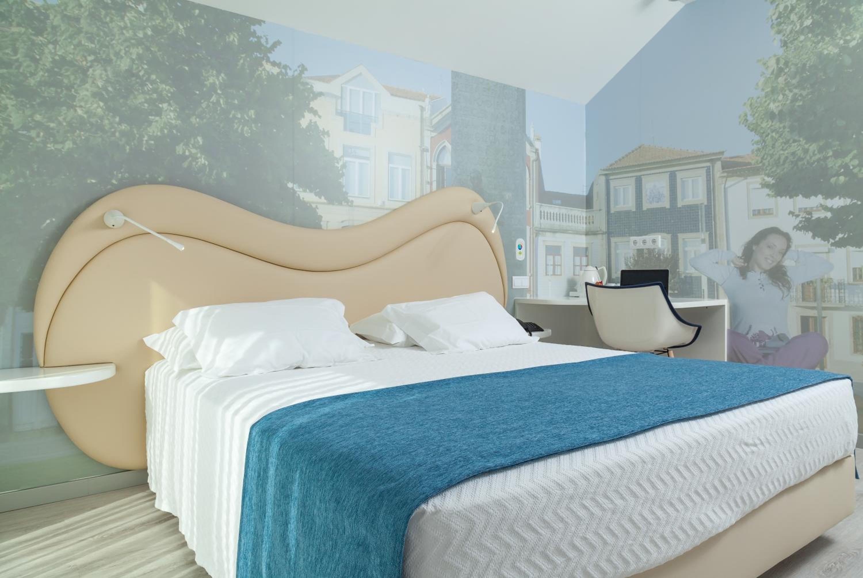 Deluxe Double Room - Photo 18