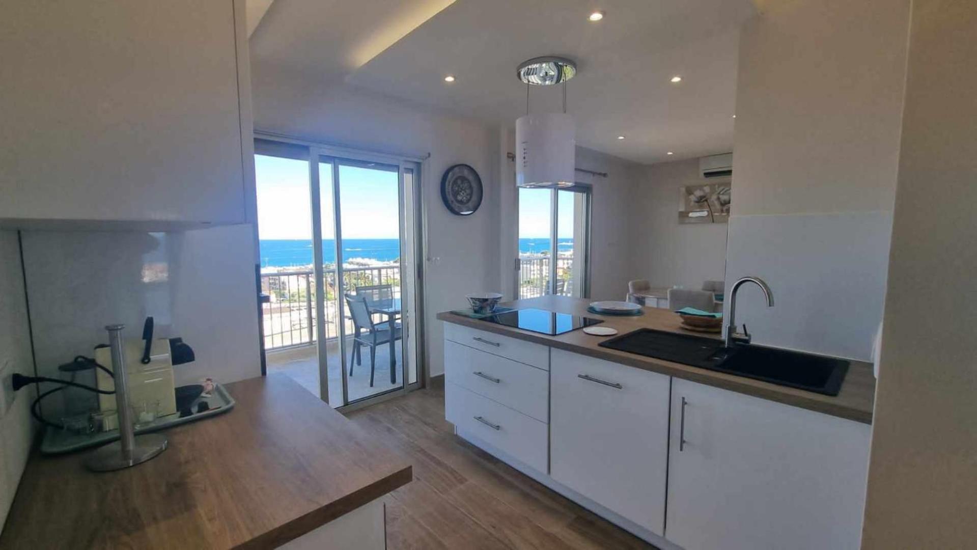 Apartment with Sea View photo 2