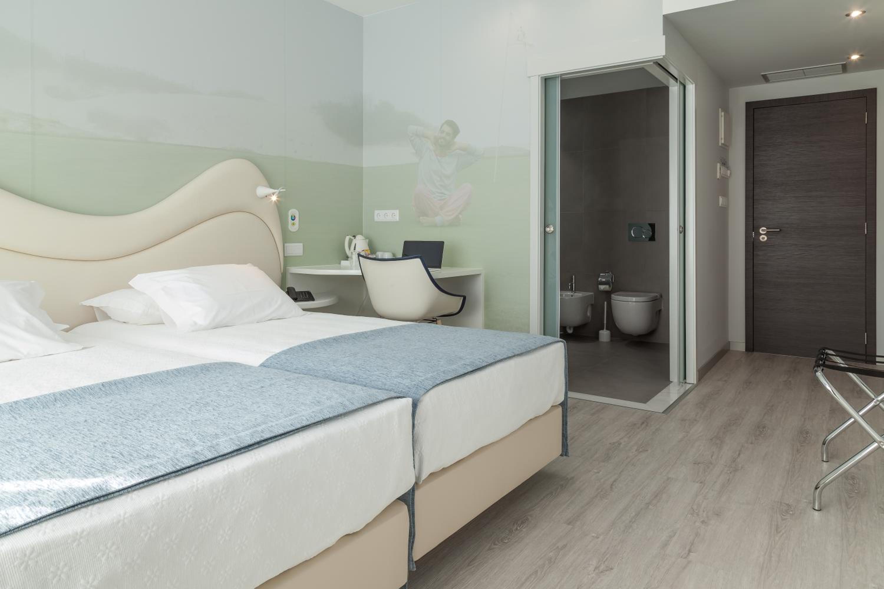 Deluxe Double Room - Photo 5