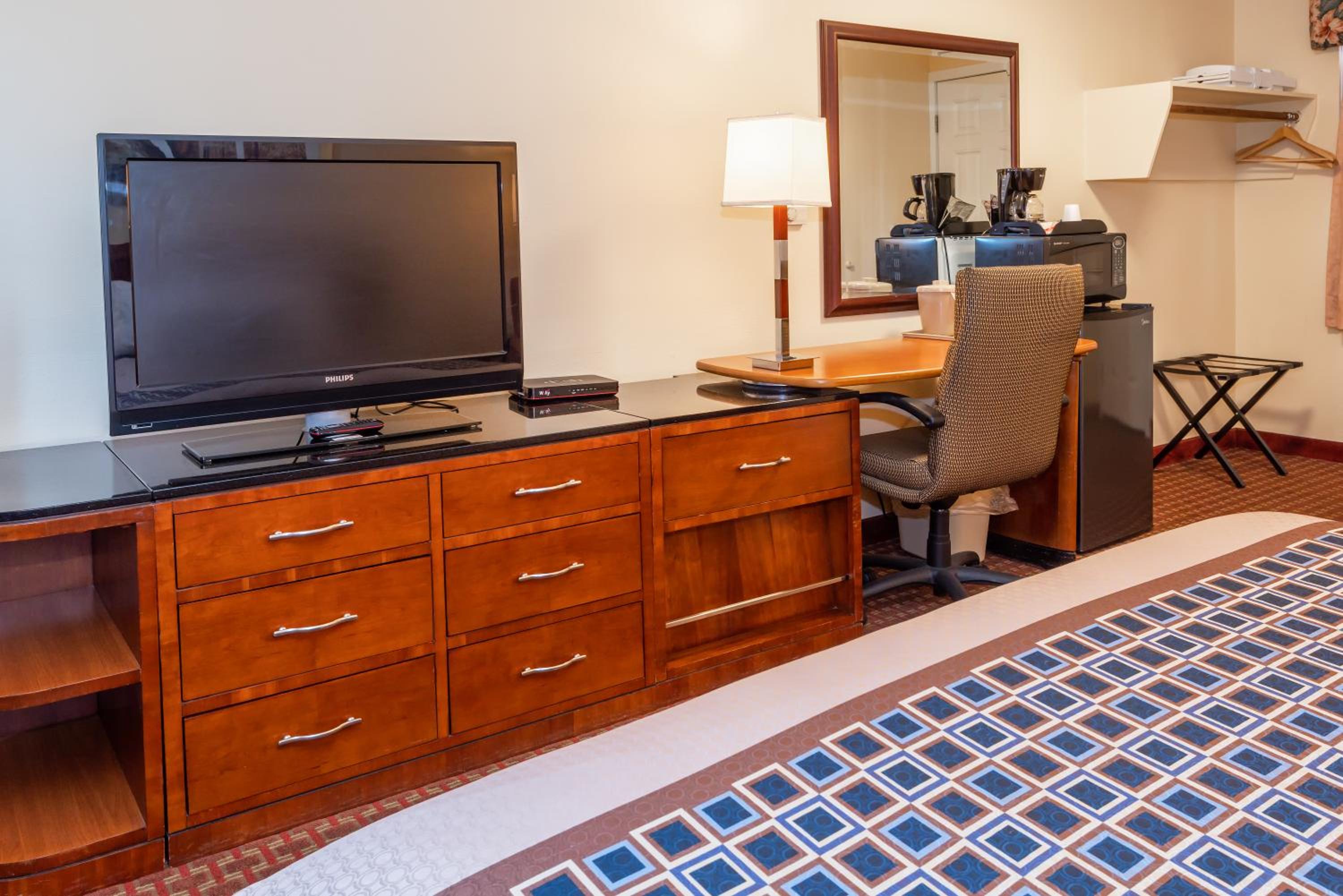 Standard King Room photo 2