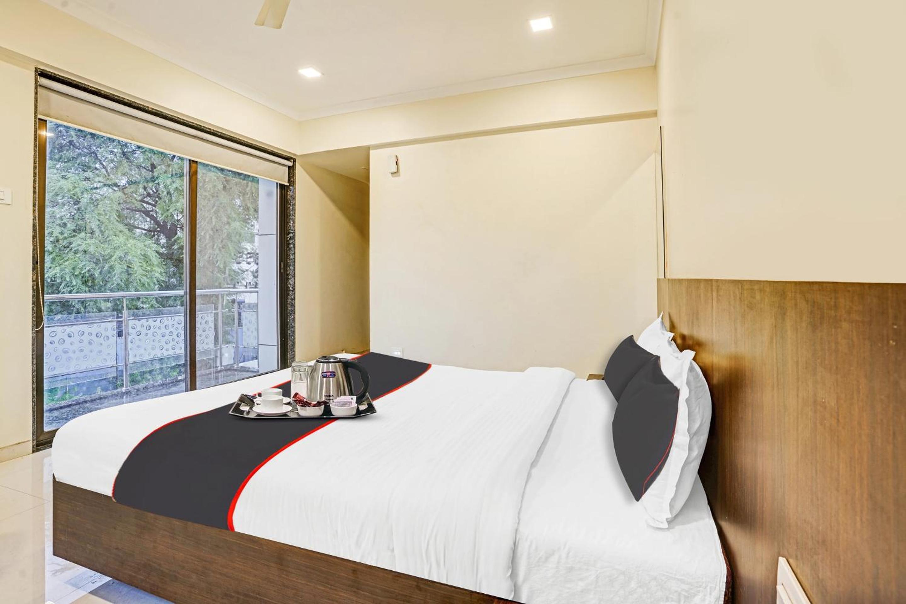 Deluxe Double Room - AC photo 2