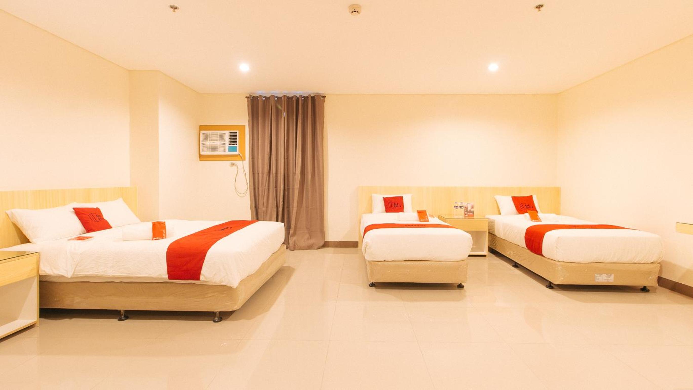 Quadruple Room - Photo 7