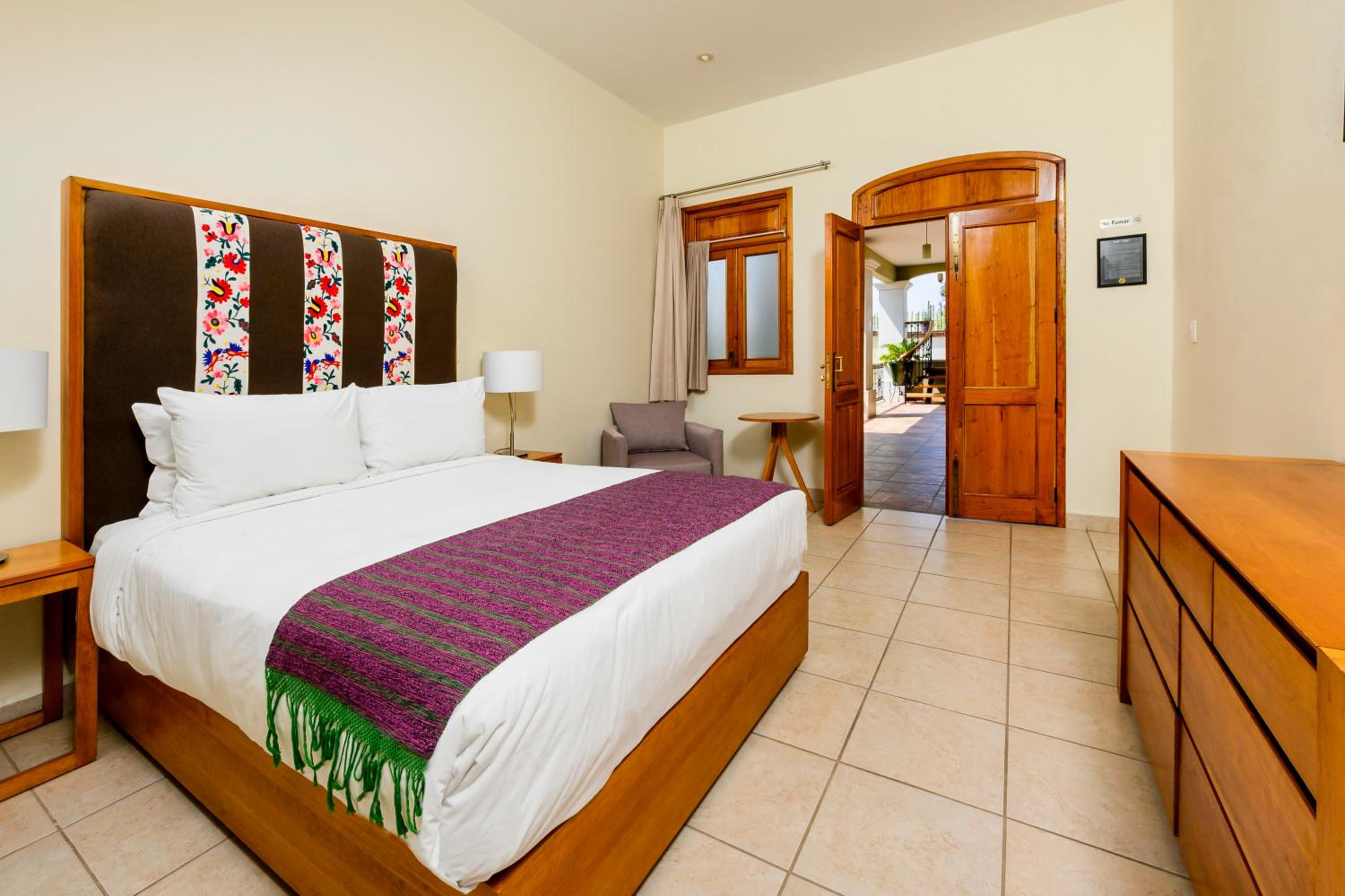 Standard Queen Room photo 3