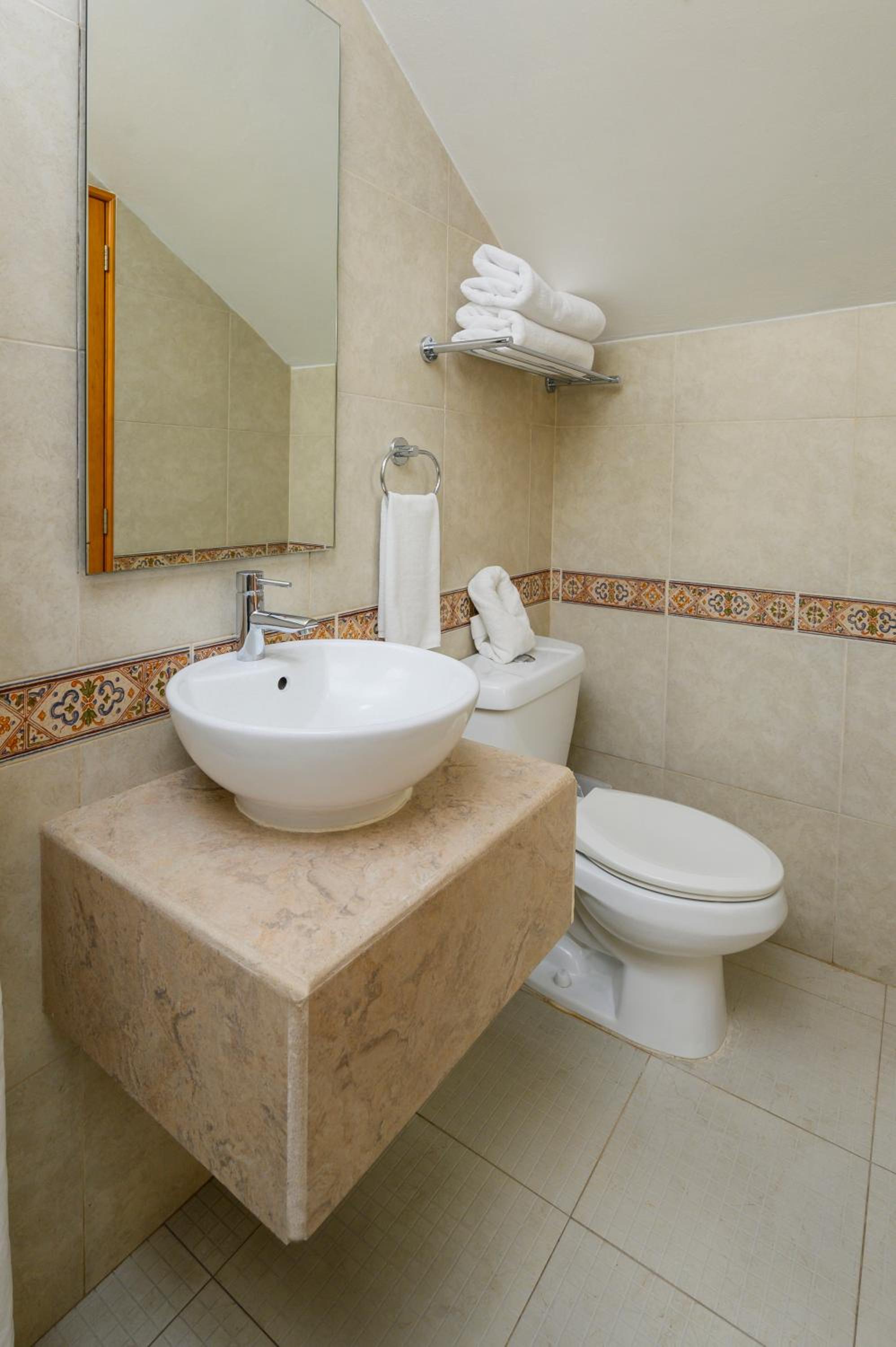 Standard King Room photo 3