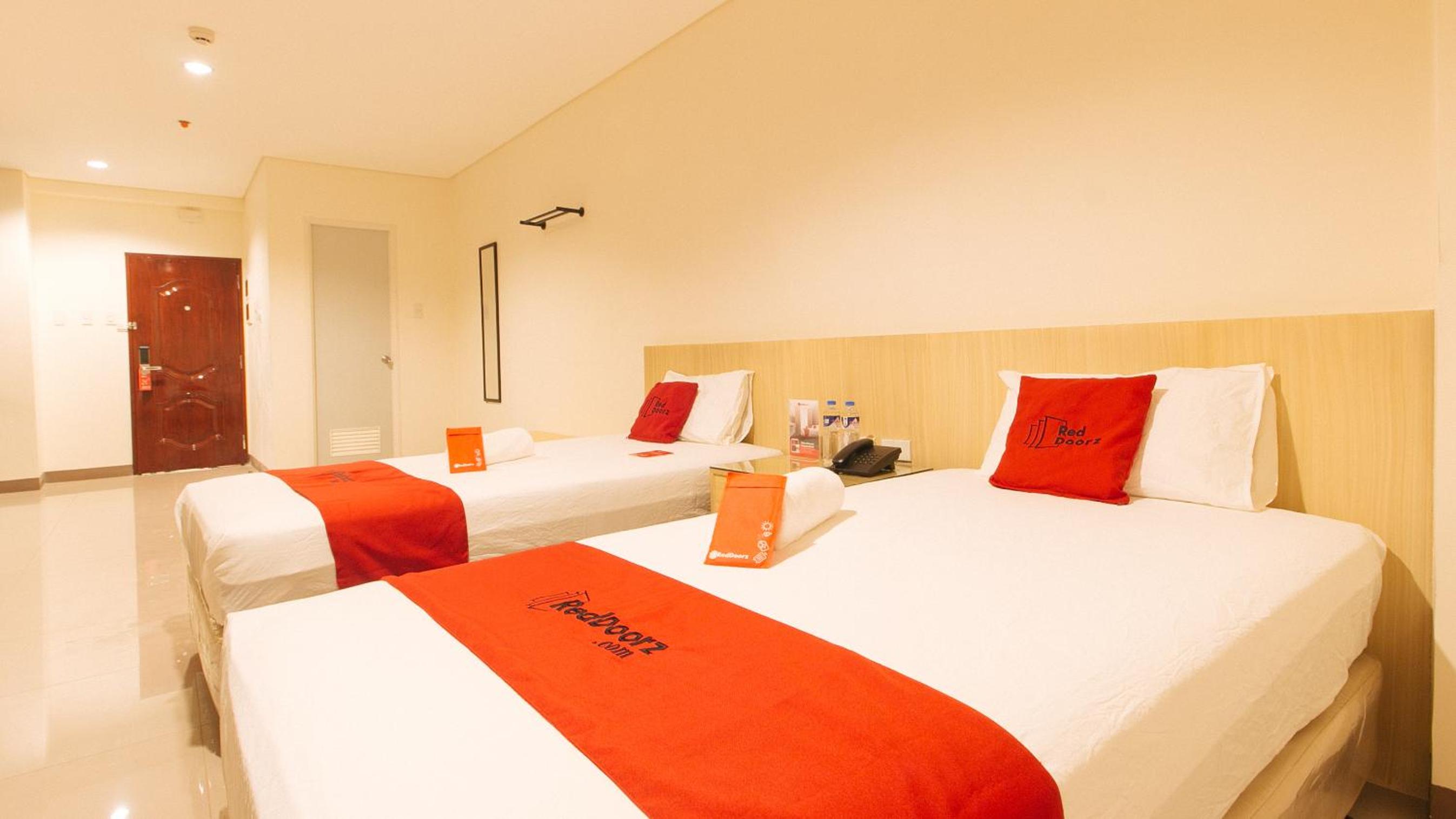 Deluxe Twin Room - Photo 10