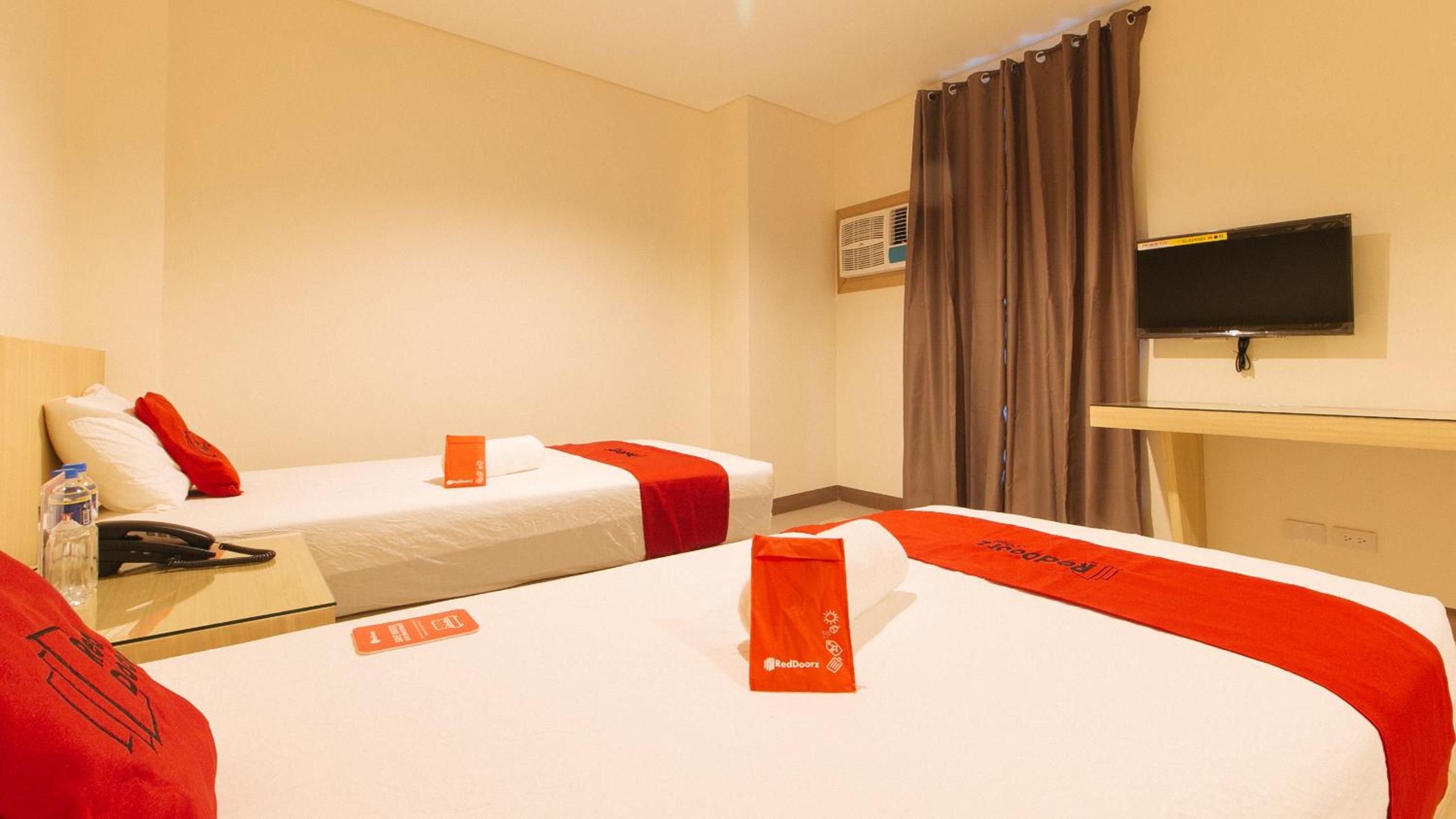 Deluxe Twin Room - Photo 6