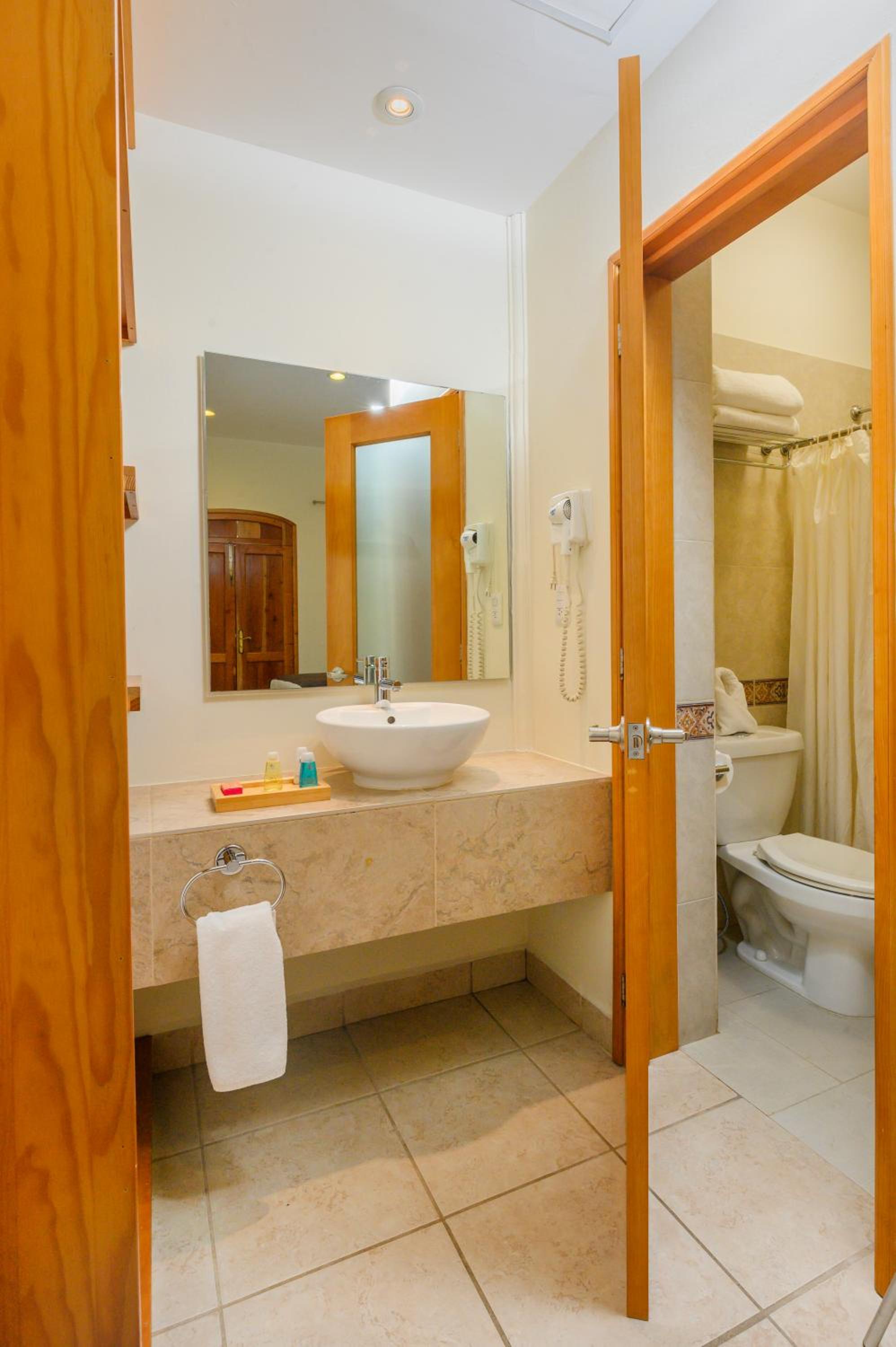 Standard Double Room with Two Double Beds photo 2