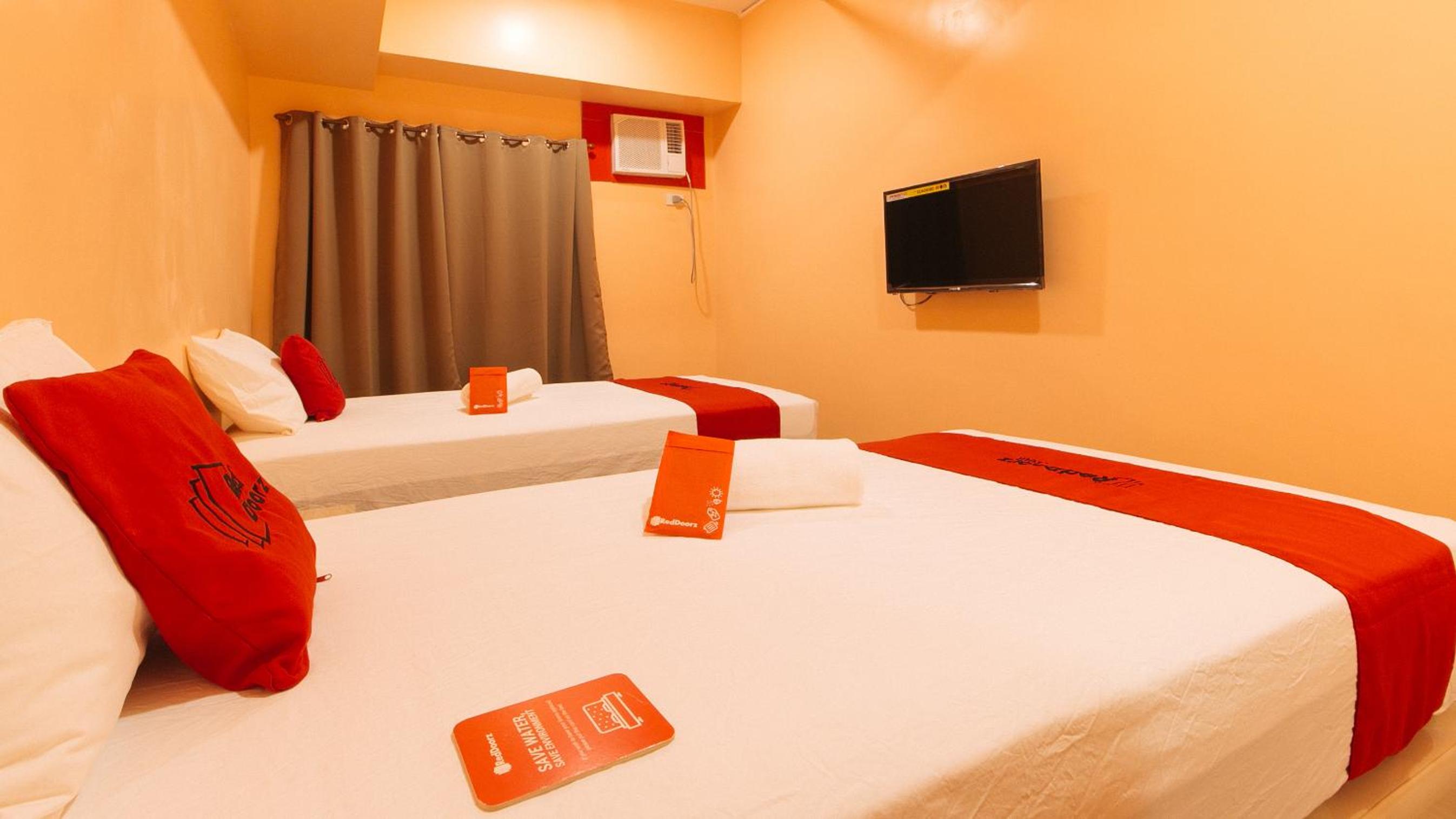 Standard Twin Room - Photo 4