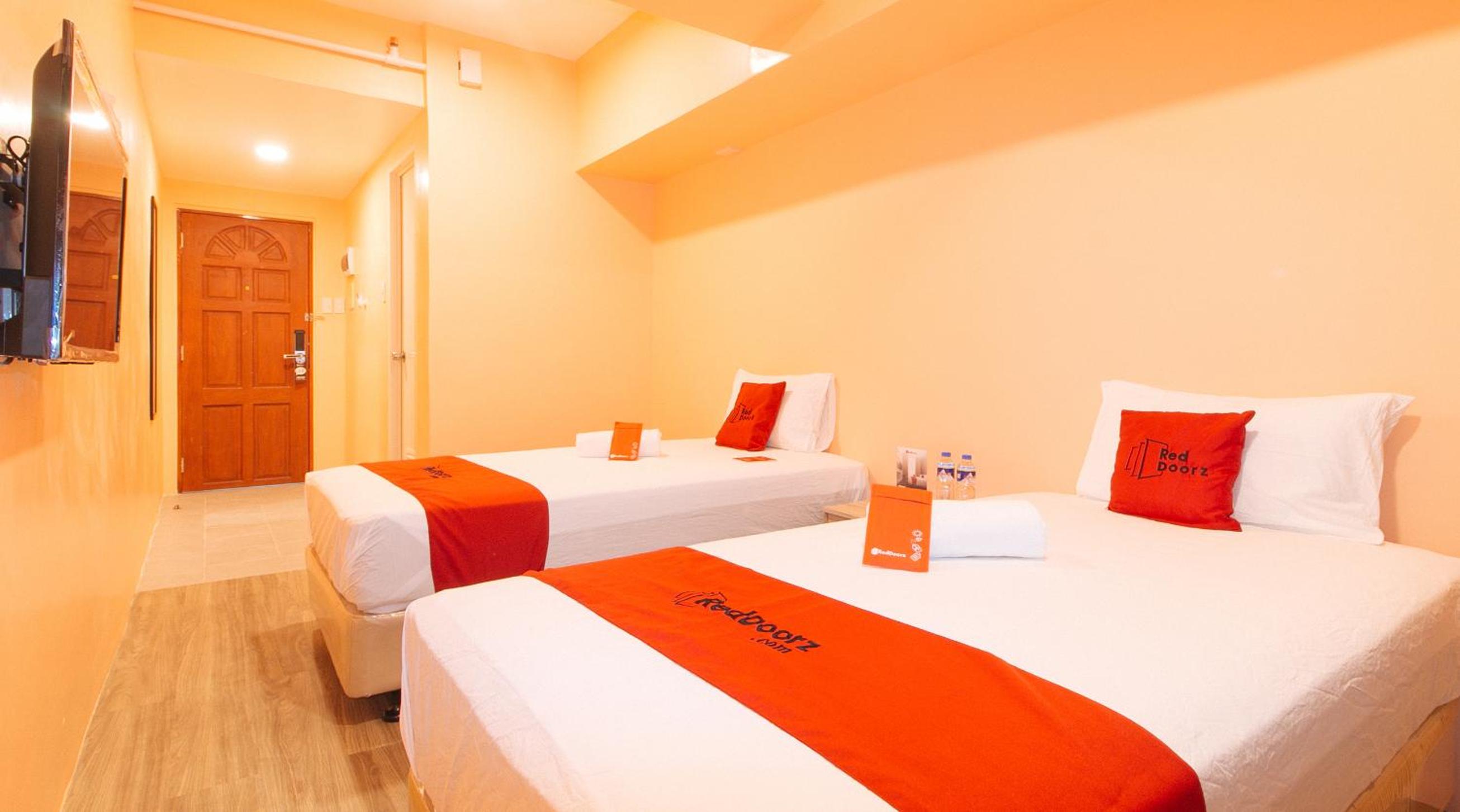 Standard Twin Room - Photo 6