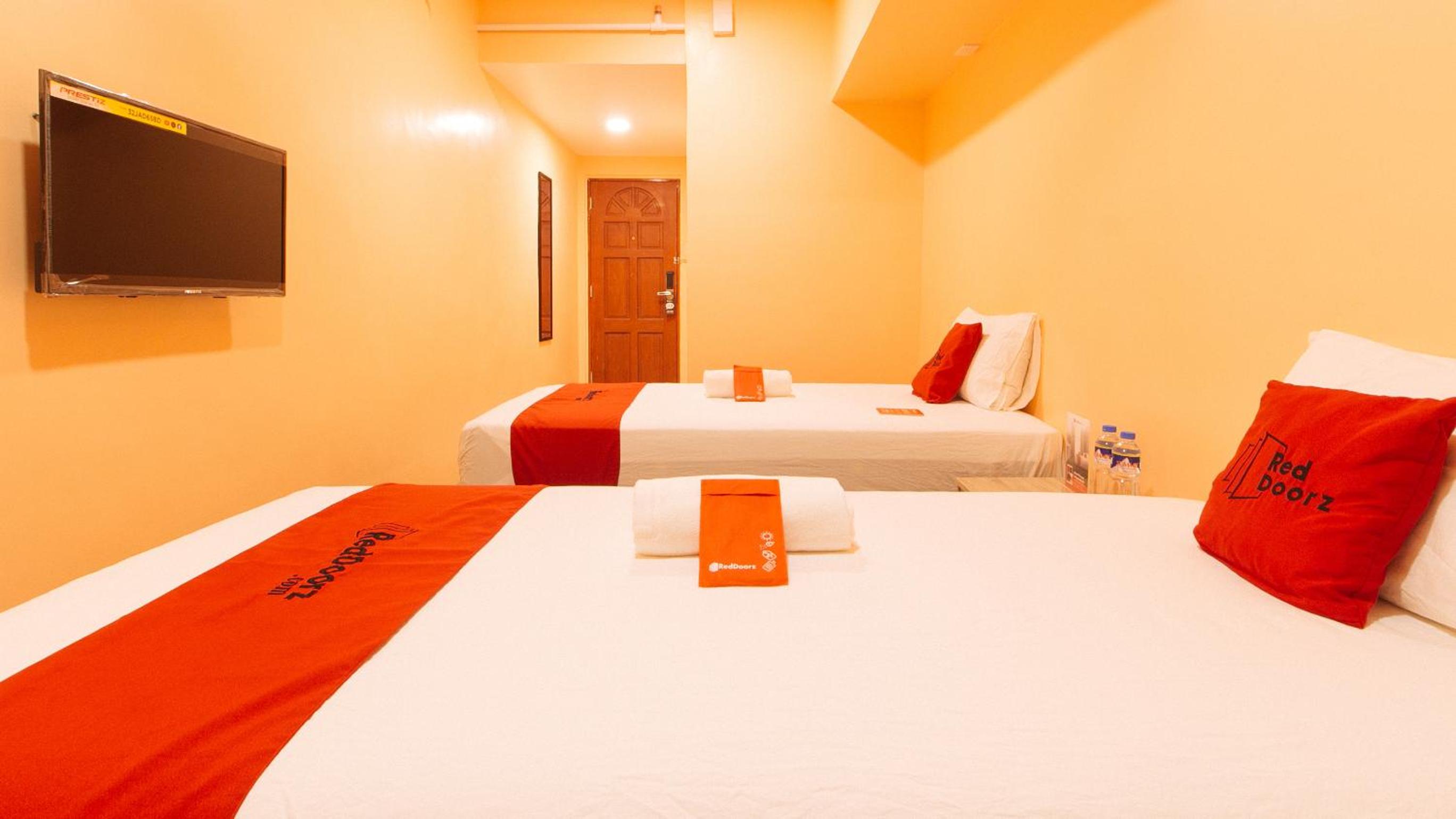 Standard Twin Room - Photo 5