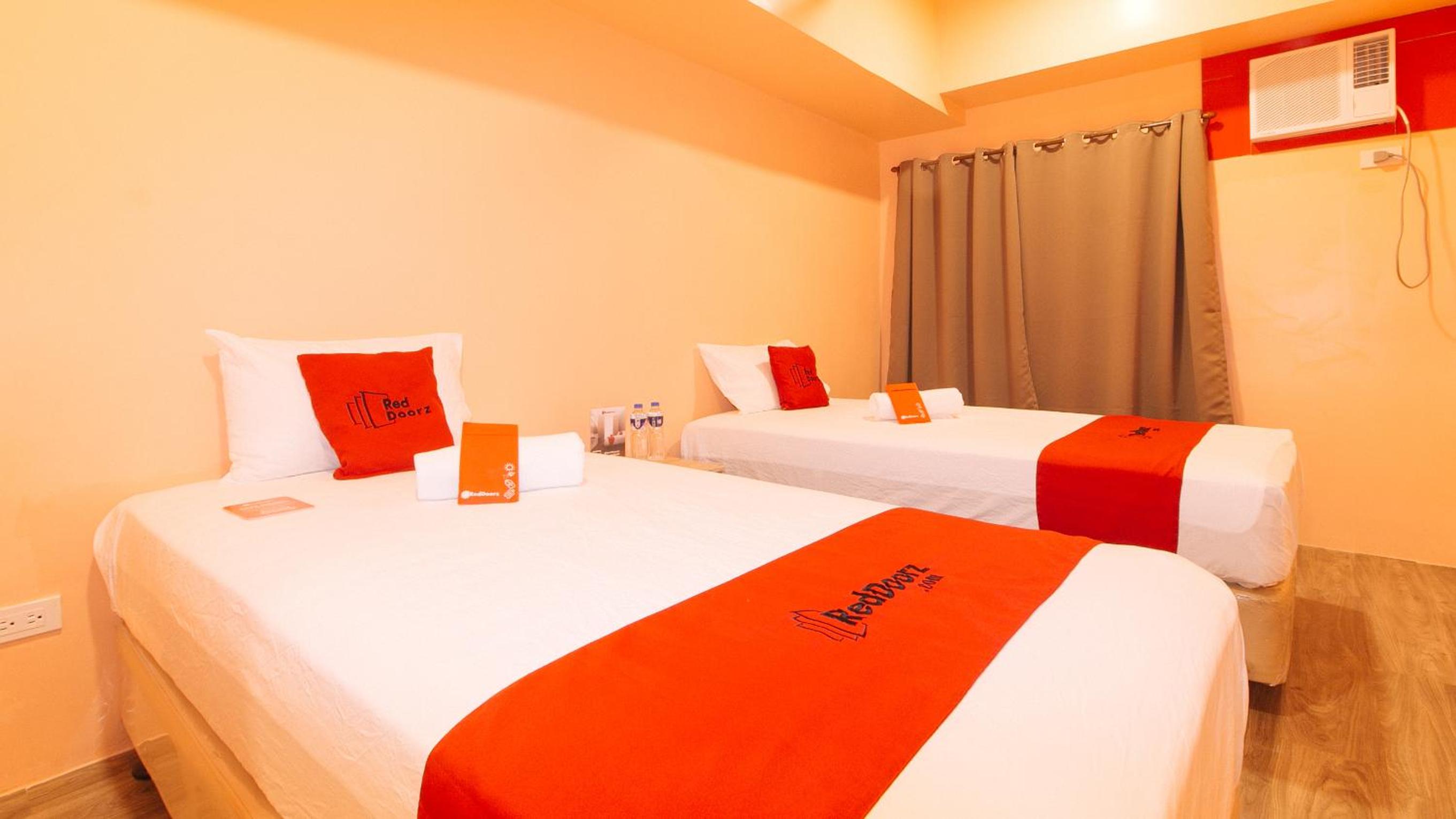 Standard Twin Room - Photo 2