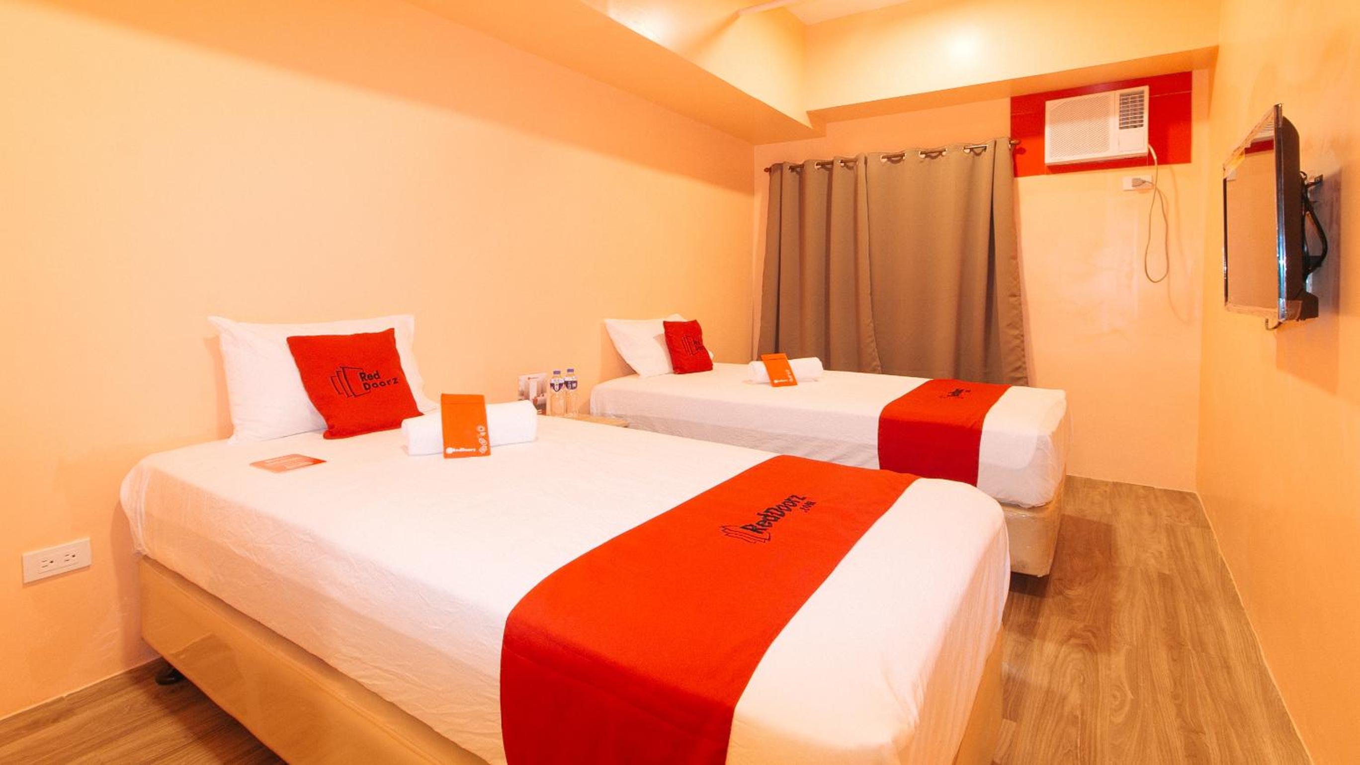 Standard Twin Room - Photo 1