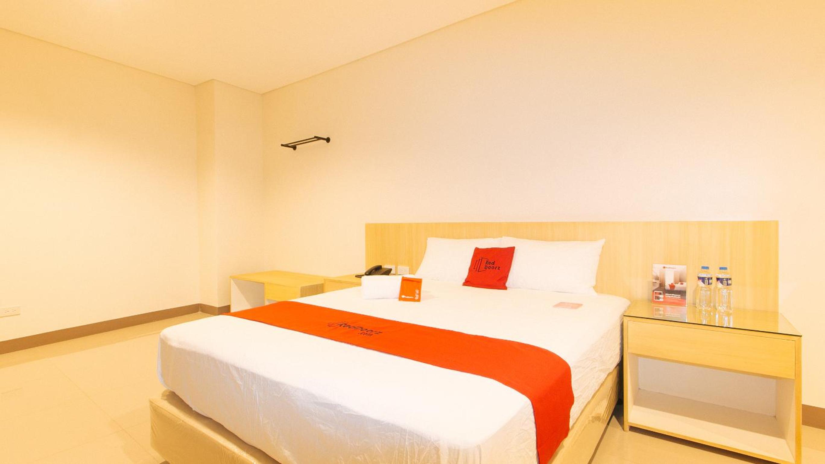 Deluxe Room - Photo 7