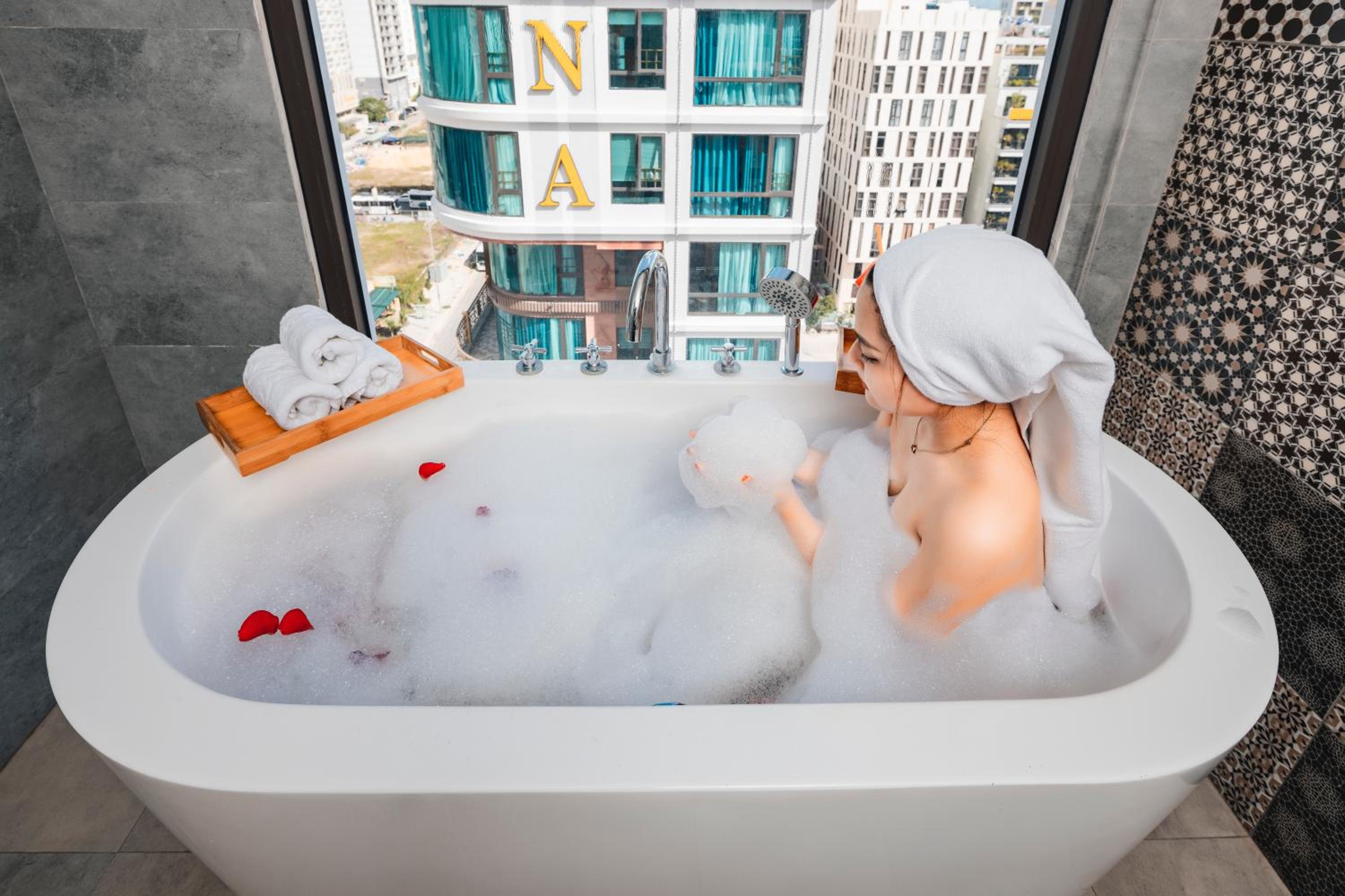 Suite Double Or Twin With Partial Sea View With Bath Tub - Photo 10
