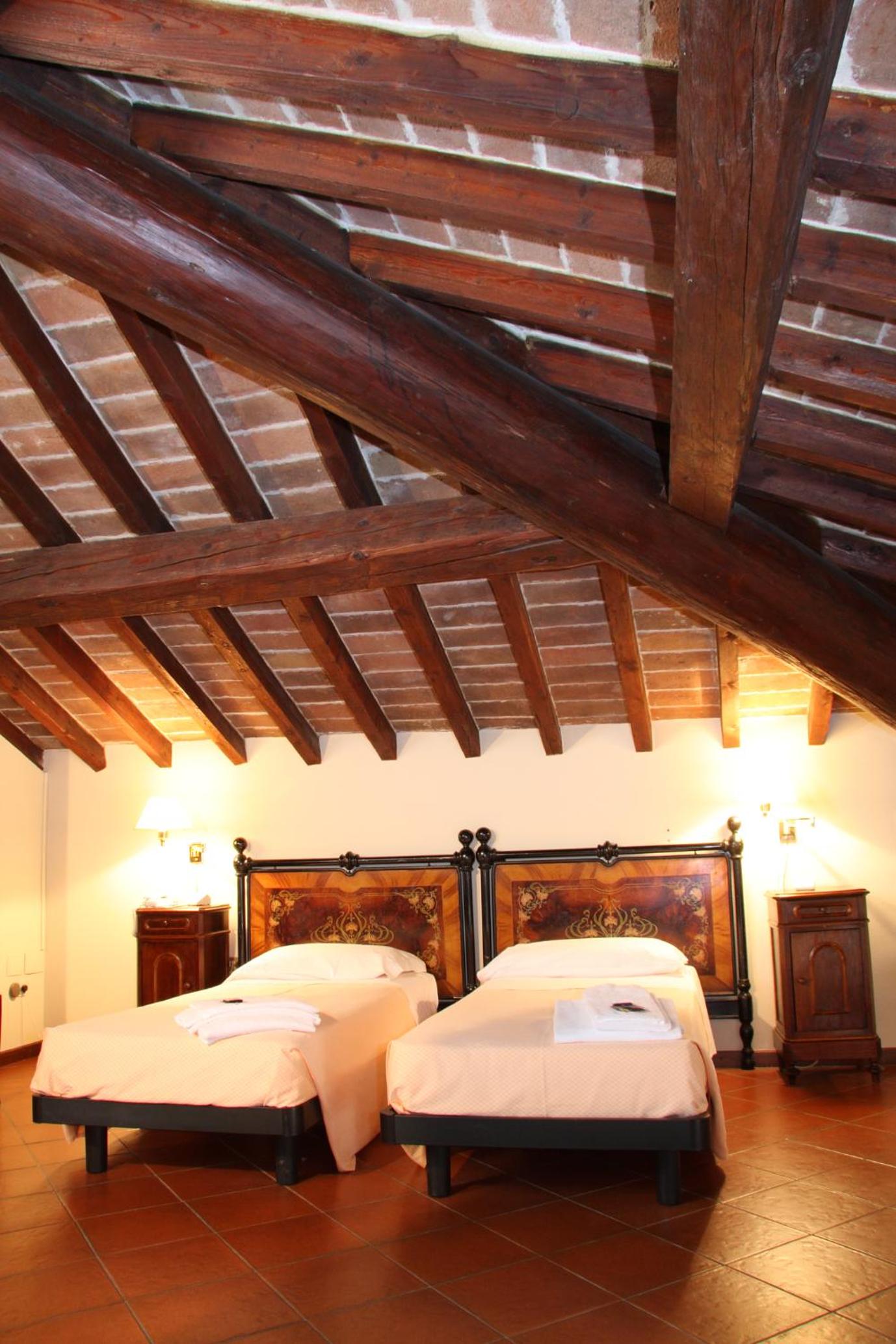 Four-Bedroom Apartment - Split Level photo 1