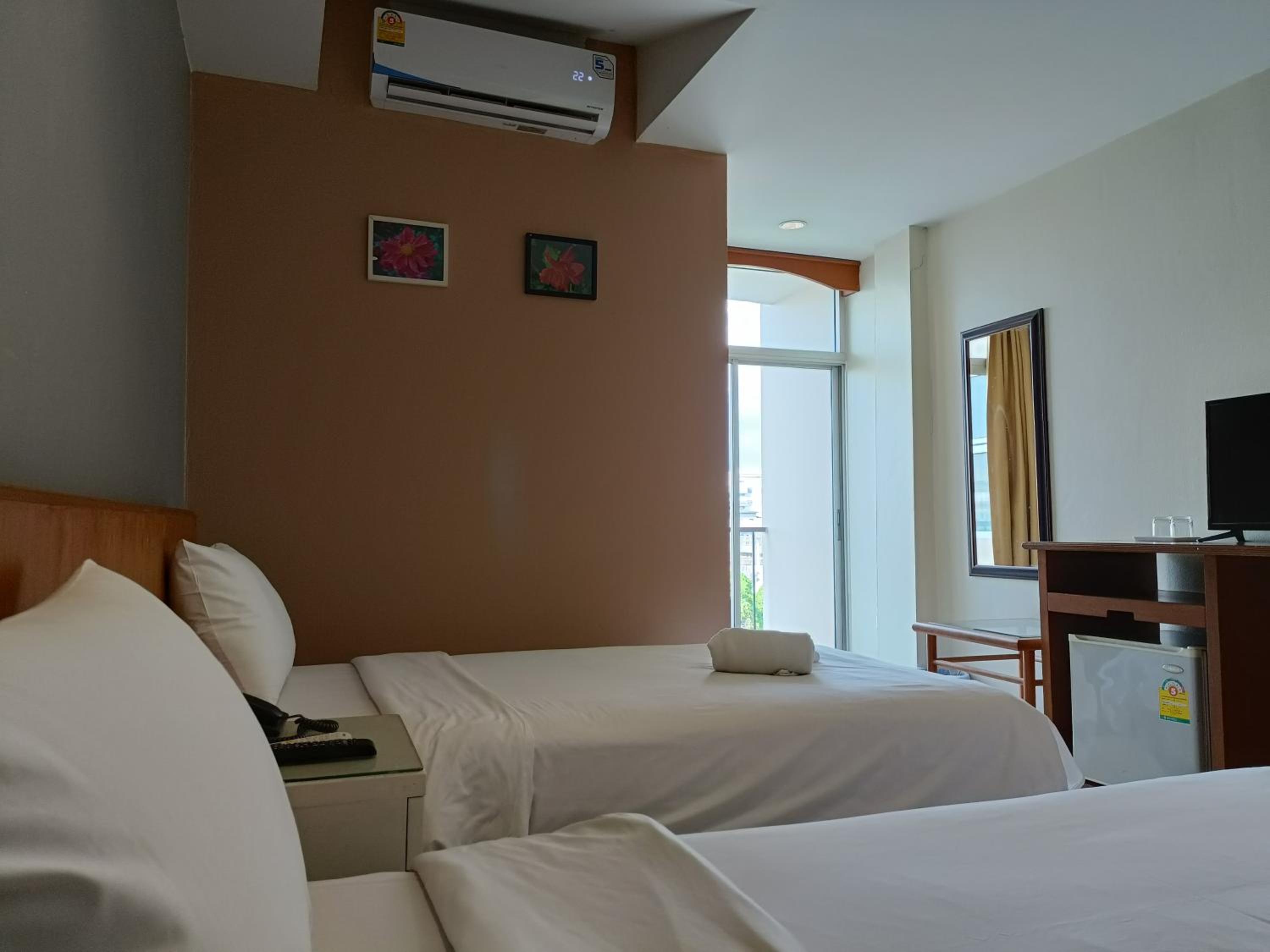 Superior Twin Room photo 2