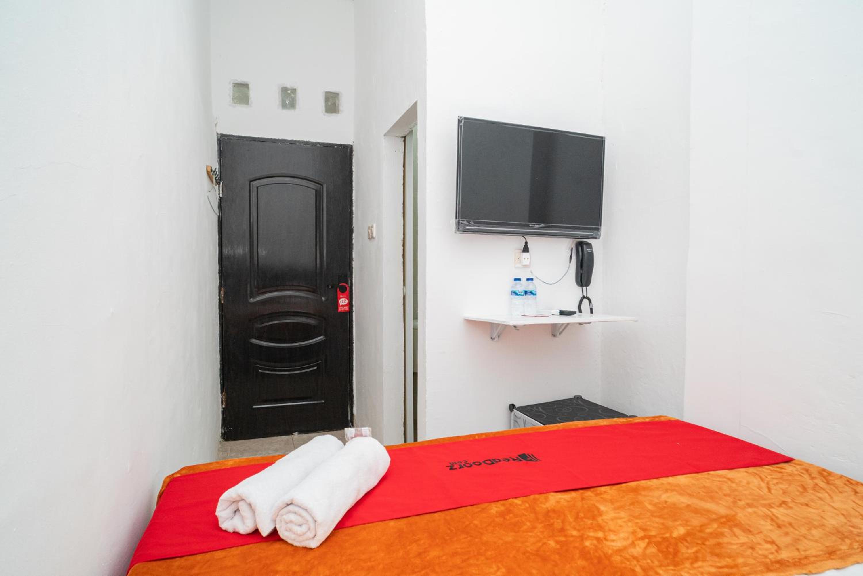 Standard Double Room - Photo 3