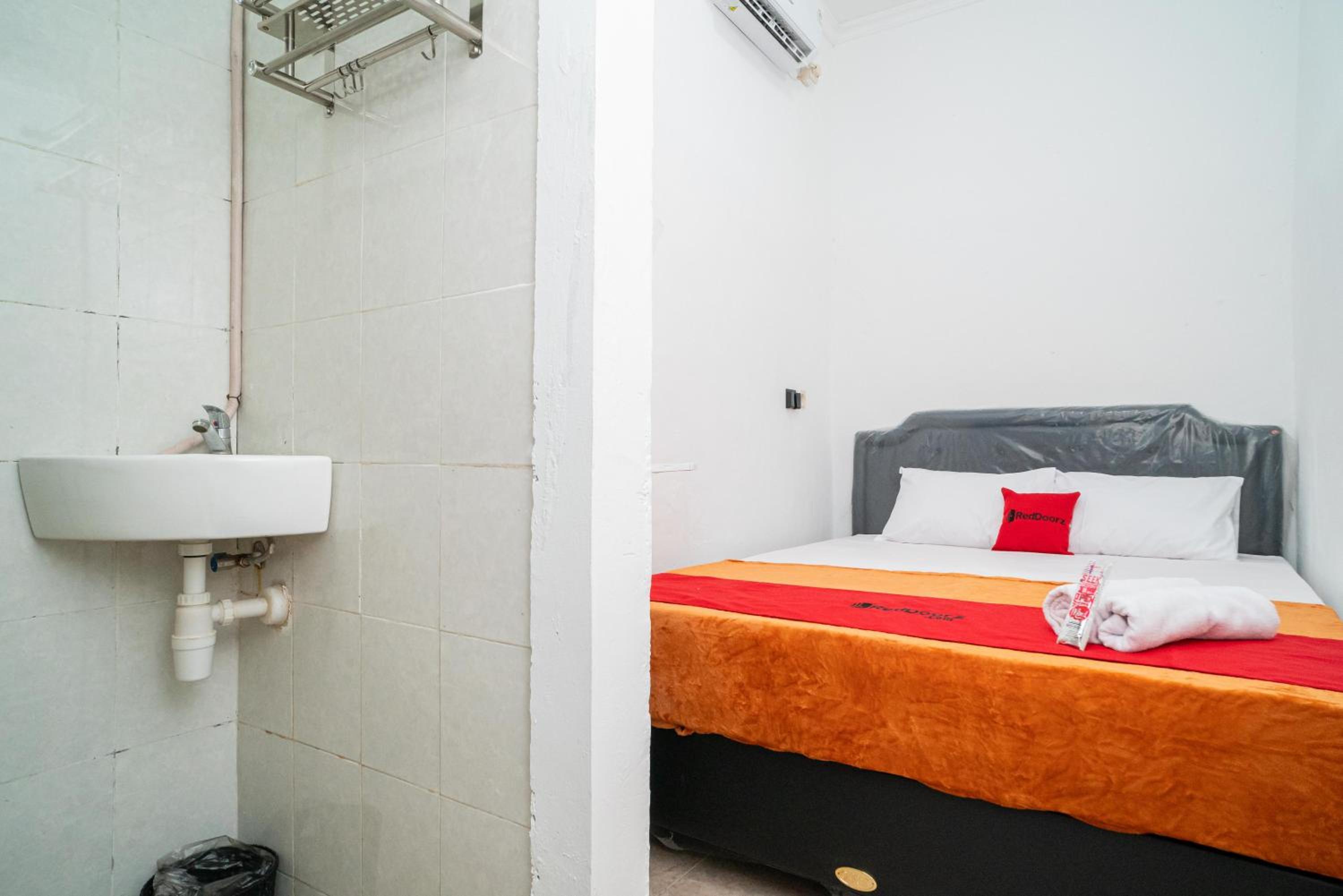 Standard Double Room - Photo 4