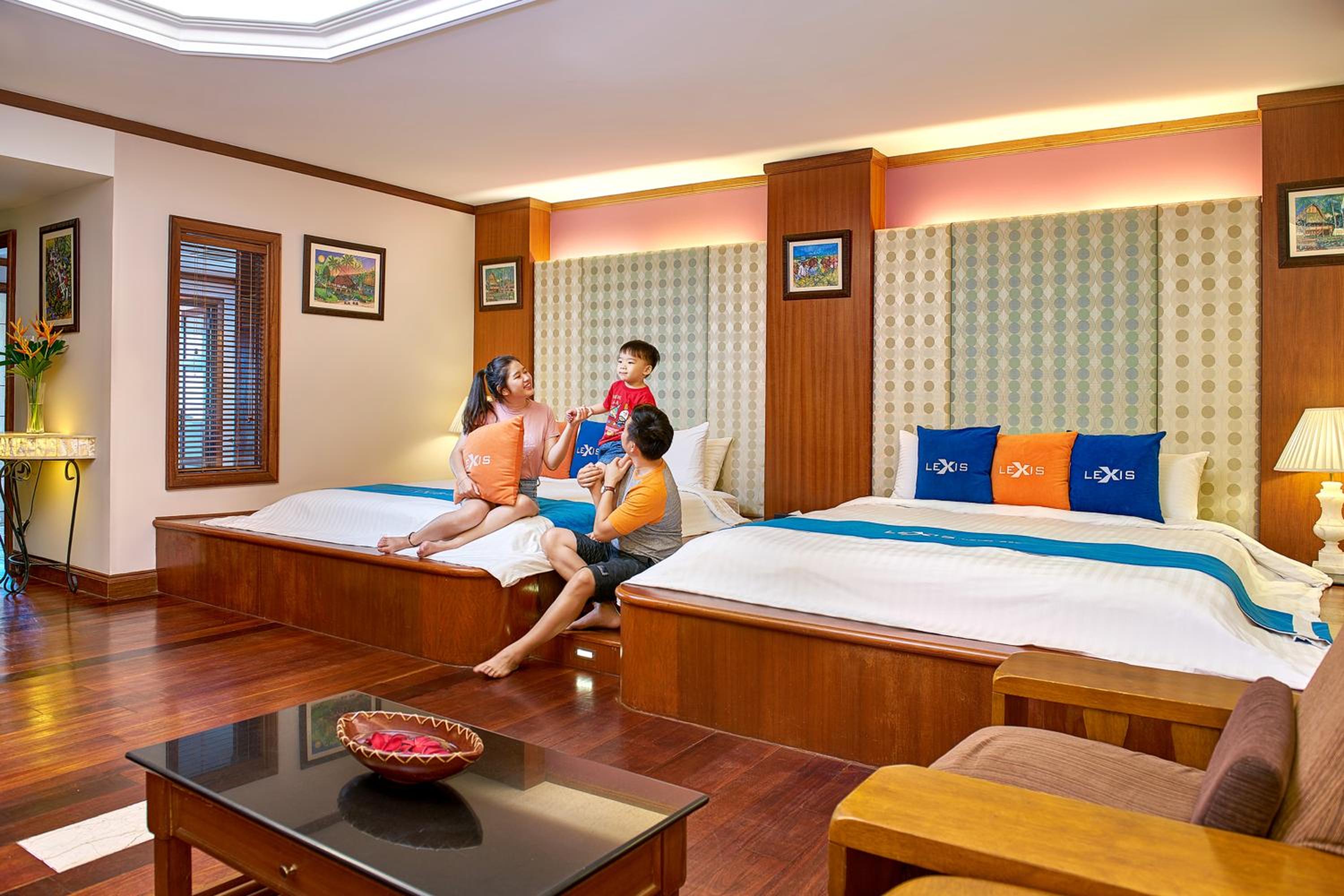 Grand Pool Villa (Upper) - Photo 2