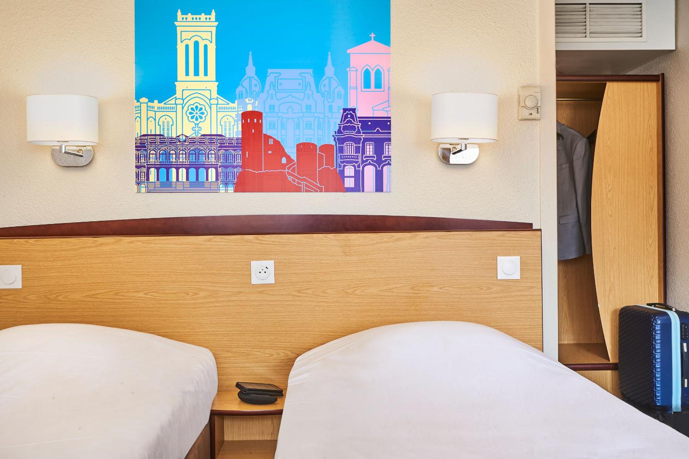 Twin Room - Photo 1