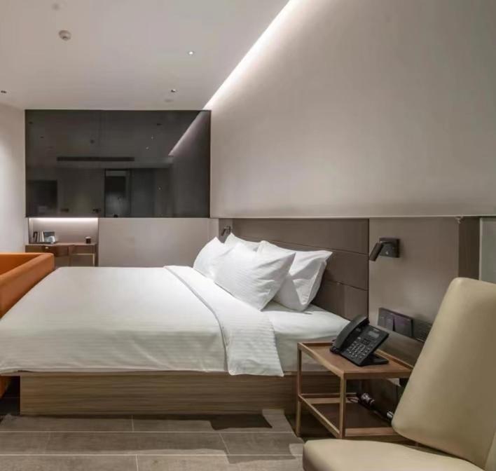Deluxe Double Room No Window