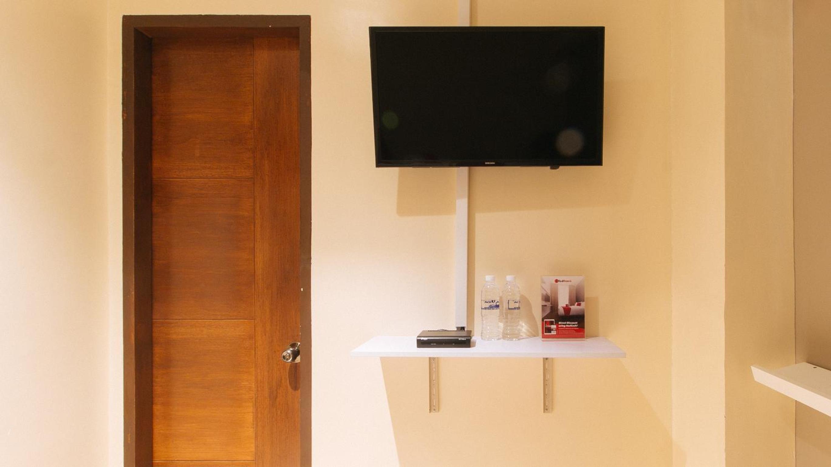 Standard Double Room - Photo 7